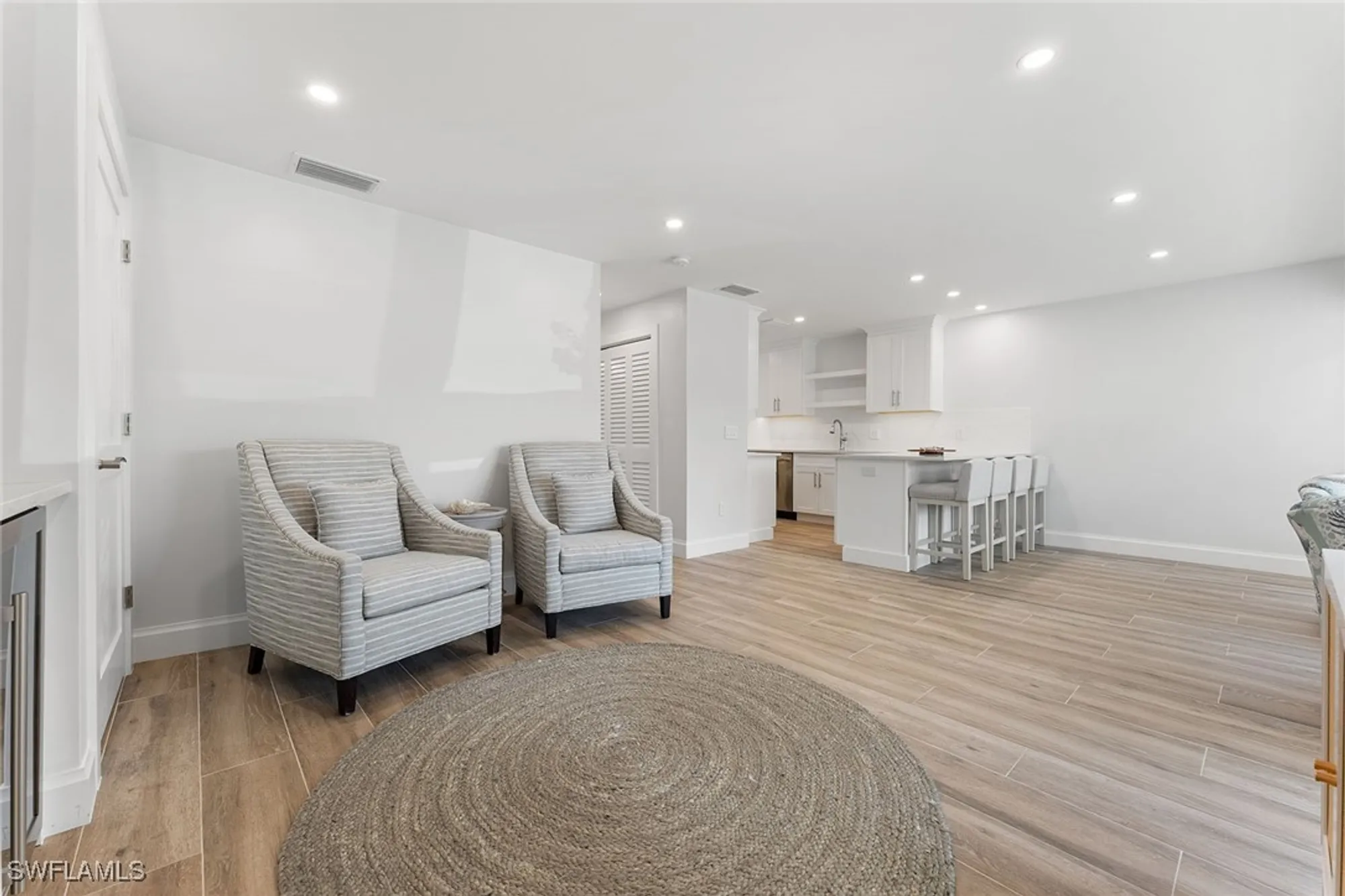 Property Slideshow image 22 of 37 | 2100 gulf shore blvd 107, Naples, FL, 34102