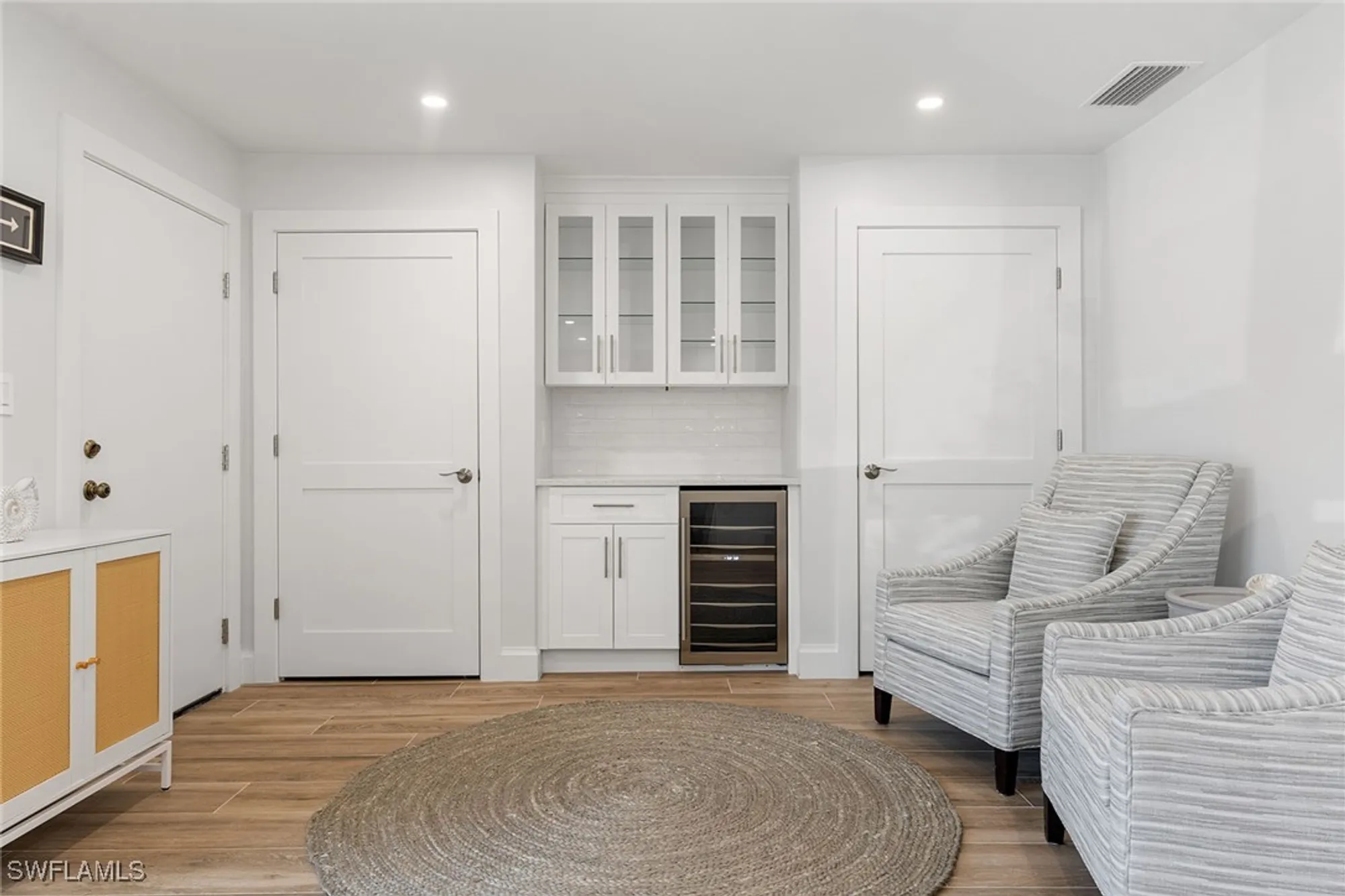 Property Slideshow image 23 of 37 | 2100 gulf shore blvd 107, Naples, FL, 34102