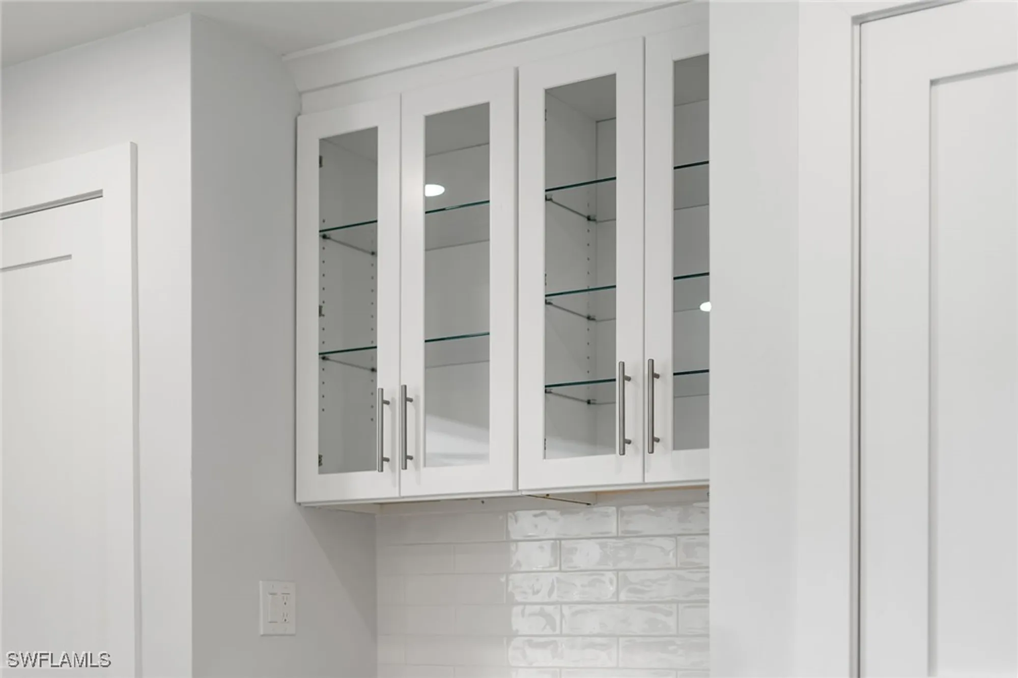 Property Slideshow image 34 of 37 | 2100 gulf shore blvd 107, Naples, FL, 34102