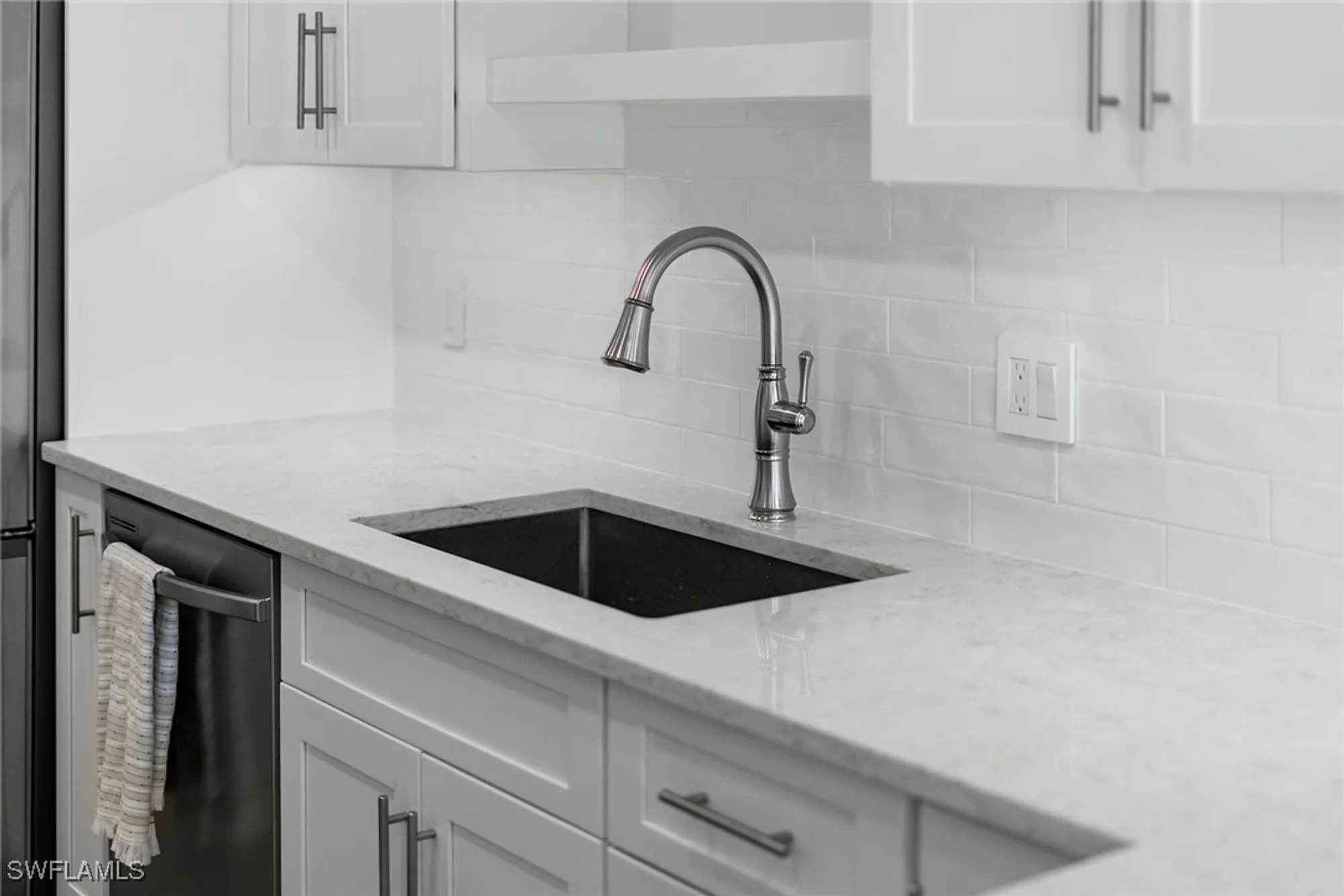 Property Slideshow image 36 of 37 | 2100 gulf shore blvd 107, Naples, FL, 34102