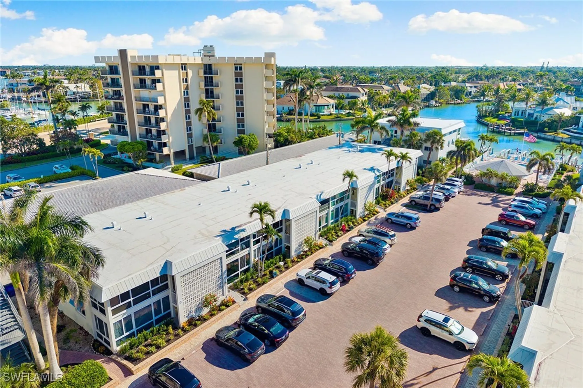 Property Slideshow image 9 of 37 | 2100 gulf shore blvd 107, Naples, FL, 34102