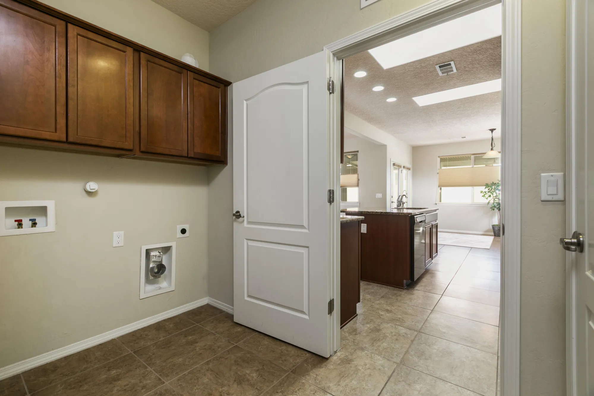 Property Slideshow image 17 of 33 | 1047 prairie zinnia dr, Bernalillo, NM, 87004