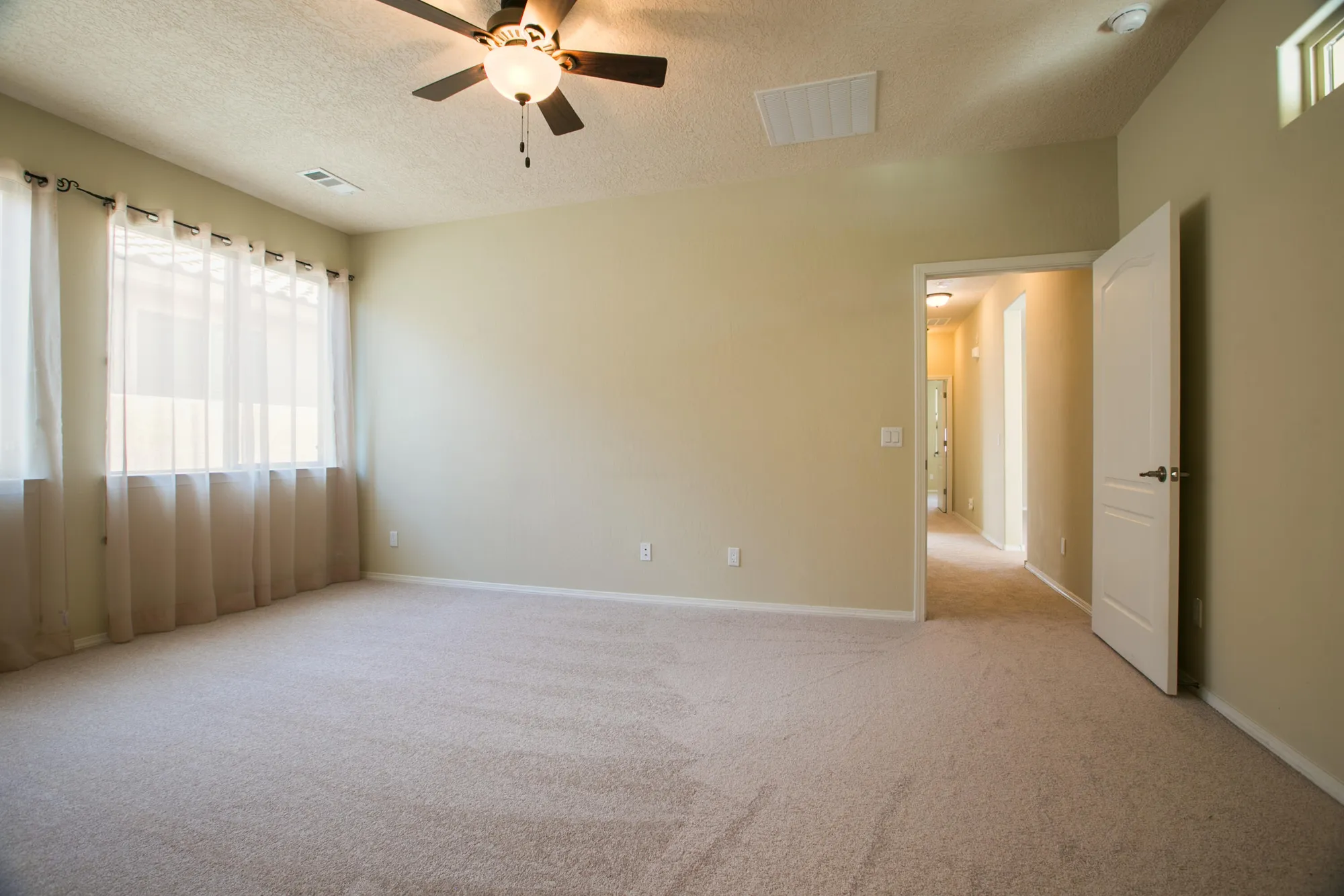 Property Slideshow image 26 of 33 | 1047 prairie zinnia dr, Bernalillo, NM, 87004