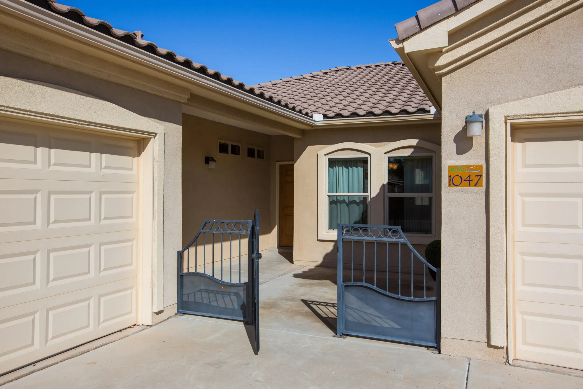 Property Slideshow image 2 of 33 | 1047 prairie zinnia dr, Bernalillo, NM, 87004