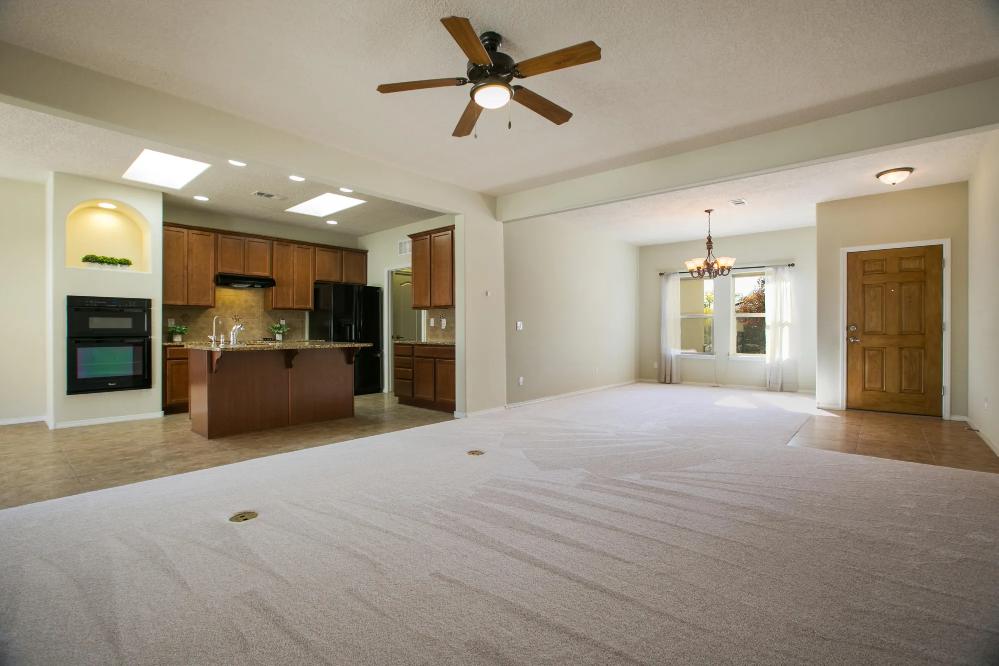 Property Slideshow image 8 of 33 | 1047 prairie zinnia dr, Bernalillo, NM, 87004