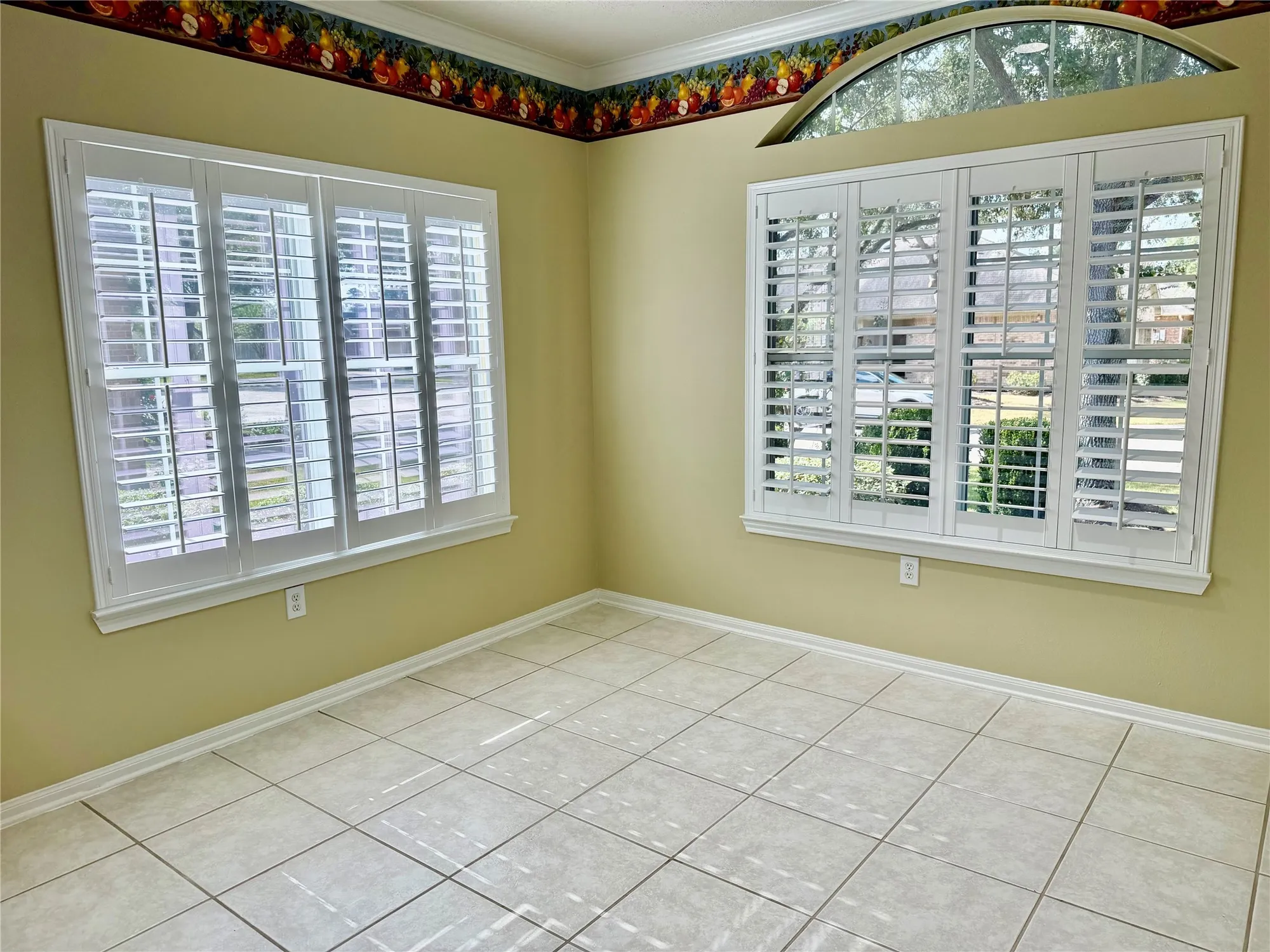 Property Slideshow image 14 of 33 | 1407 capri place ln, Pearland, TX, 77581
