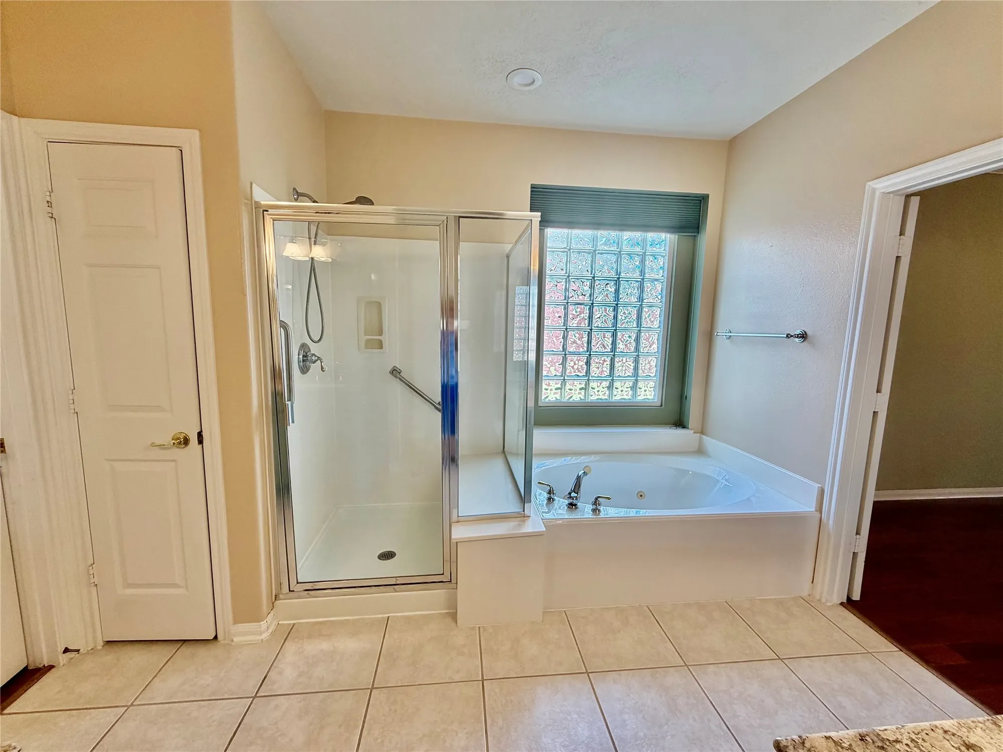 Property Slideshow image 24 of 33 | 1407 capri place ln, Pearland, TX, 77581
