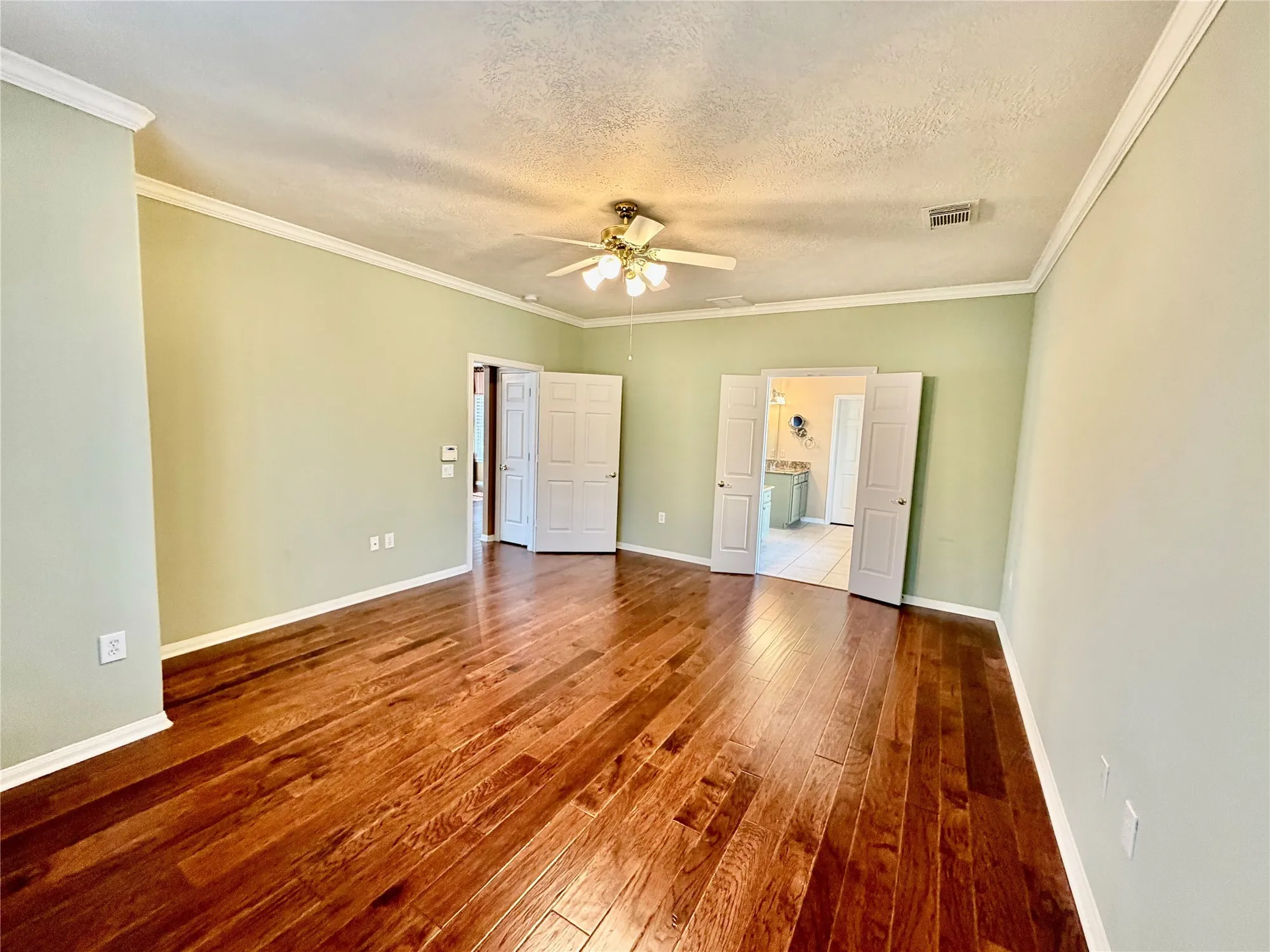 Property Slideshow image 20 of 33 | 1407 capri place ln, Pearland, TX, 77581
