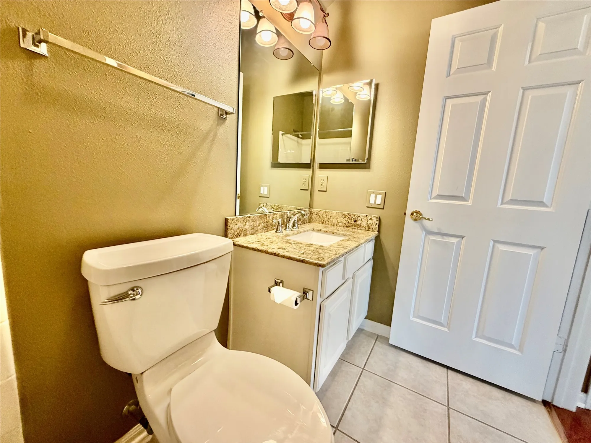 Property Slideshow image 31 of 33 | 1407 capri place ln, Pearland, TX, 77581
