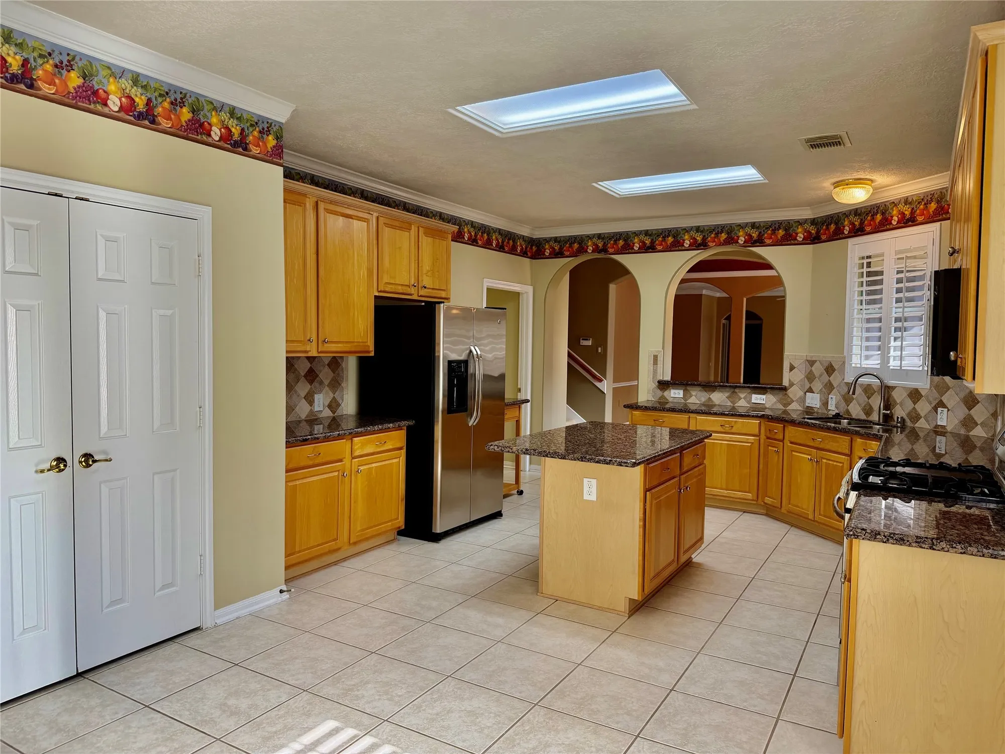 Property Slideshow image 9 of 33 | 1407 capri place ln, Pearland, TX, 77581