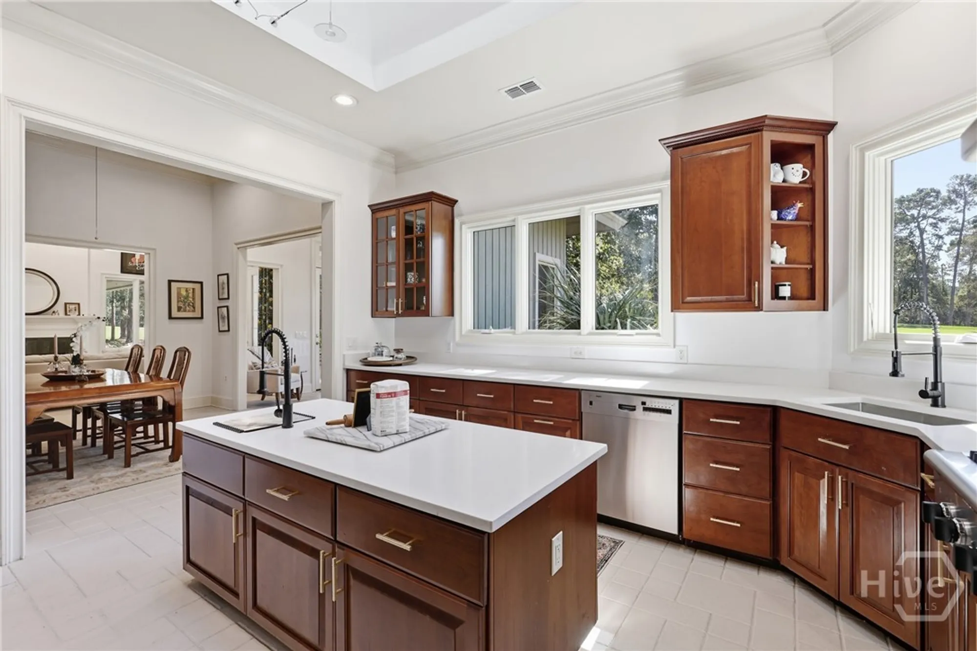 Property Slideshow image 15 of 32 | 7 springpine ln, Savannah, GA, 31411