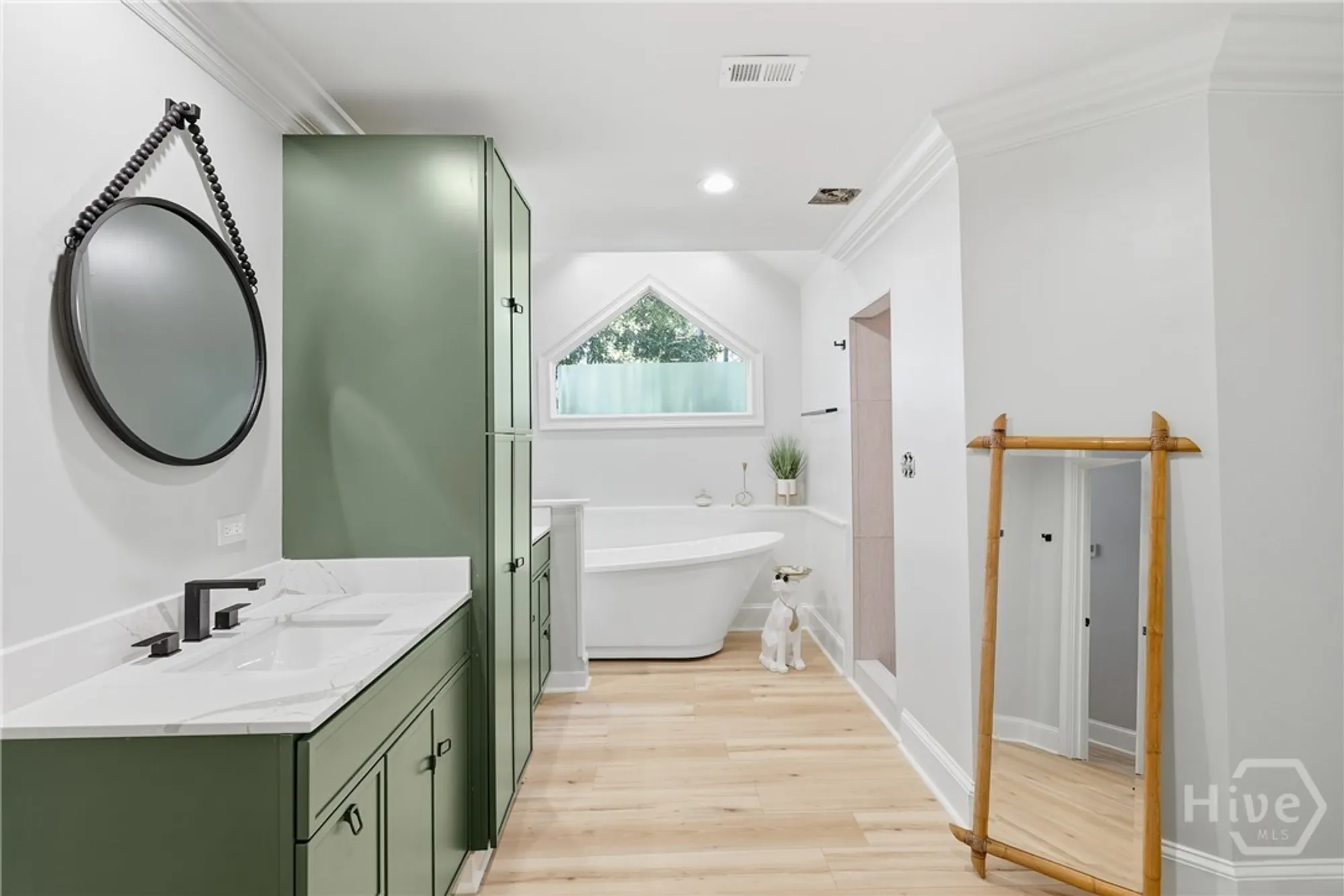 Property Slideshow image 19 of 32 | 7 springpine ln, Savannah, GA, 31411