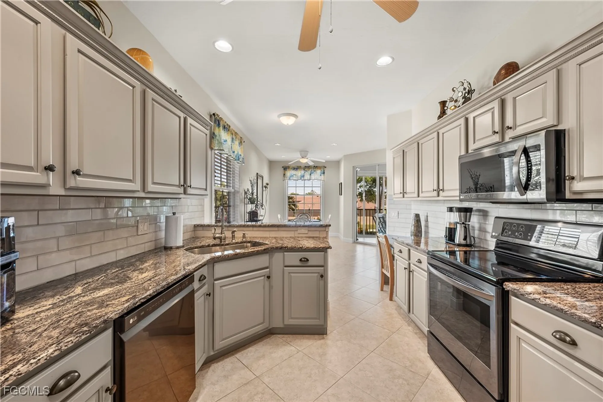 Property Slideshow image 19 of 42 | 11270 jacana ct 2110, Fort Myers, FL, 33908