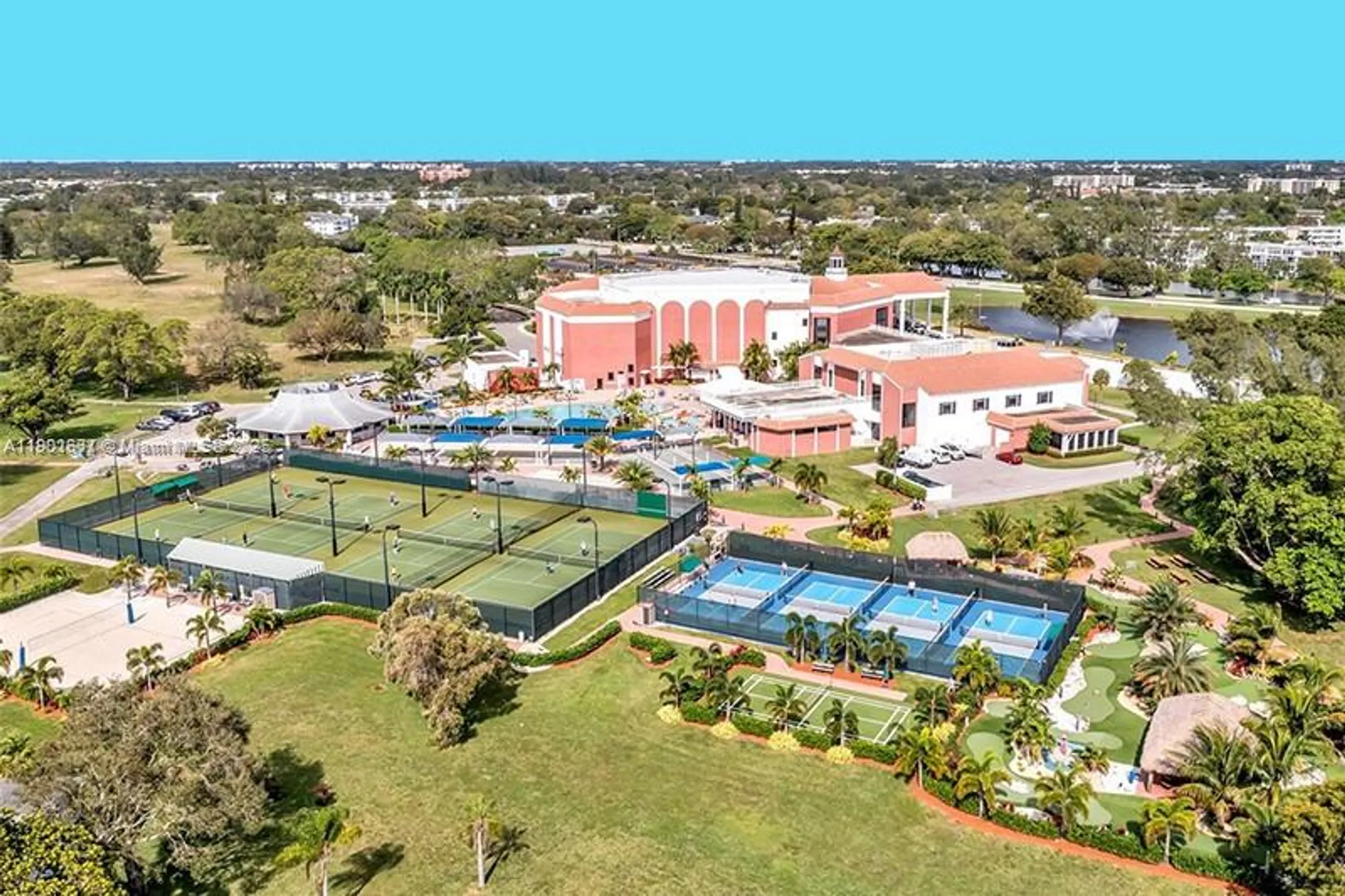 Property Slideshow image 6 of 11 | 390 tilford r r 390, Deerfield Beach, FL, 33442