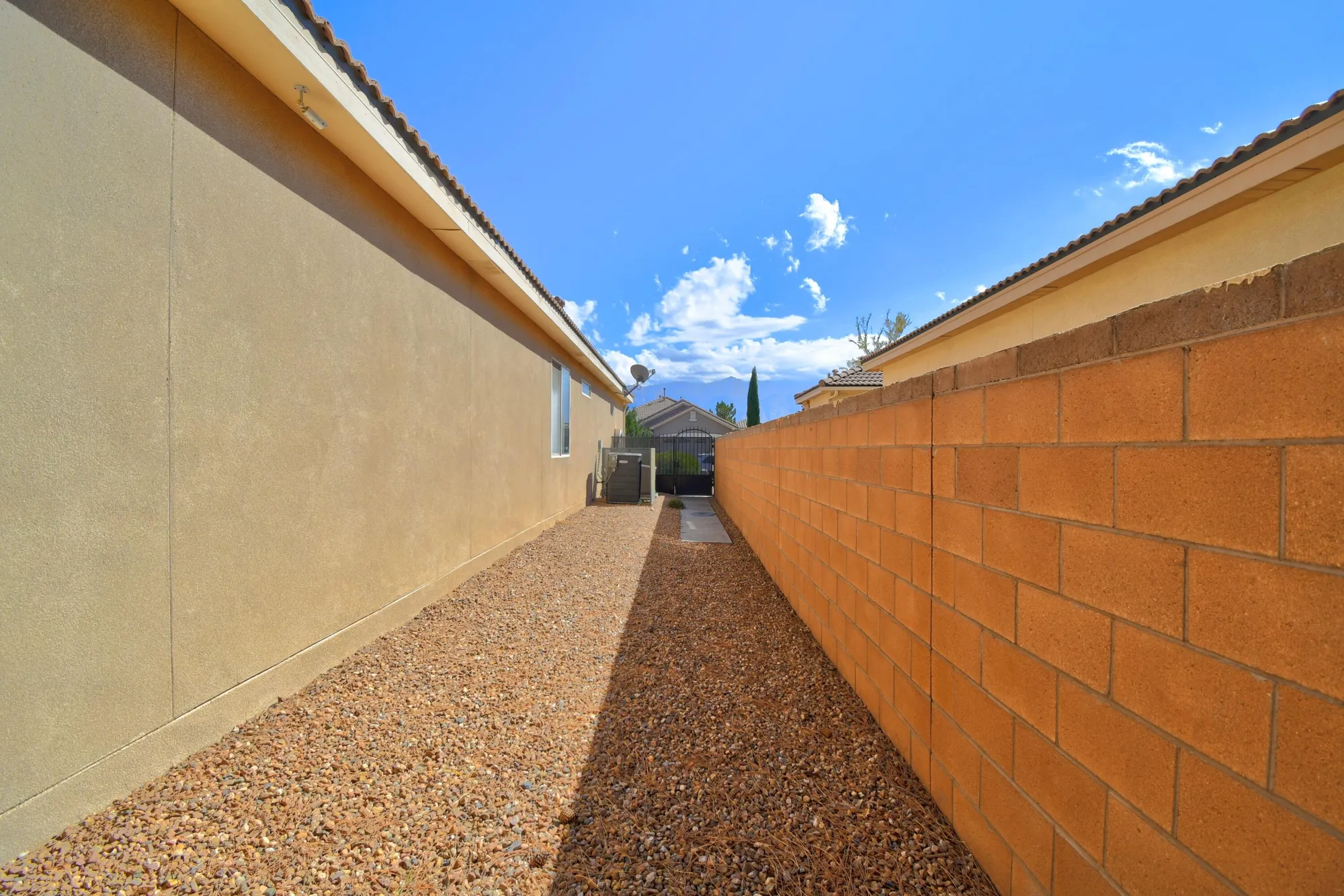 Property Slideshow image 22 of 32 | 901 golden yarrow trl, Bernalillo, NM, 87004