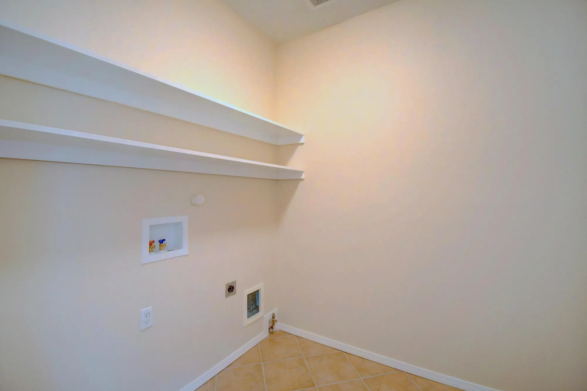 Property Slideshow image 23 of 32 | 901 golden yarrow trl, Bernalillo, NM, 87004