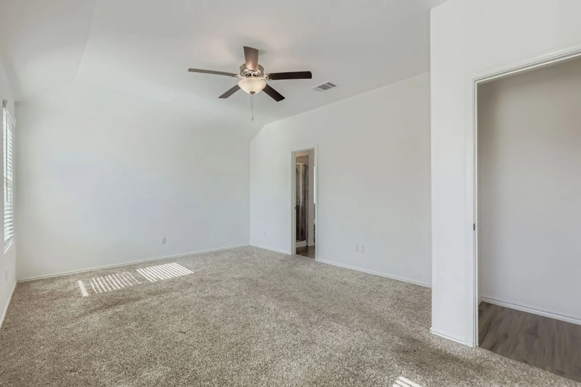 Property Slideshow image 10 of 28 | 128 concho brook bnd, Georgetown, TX, 78626