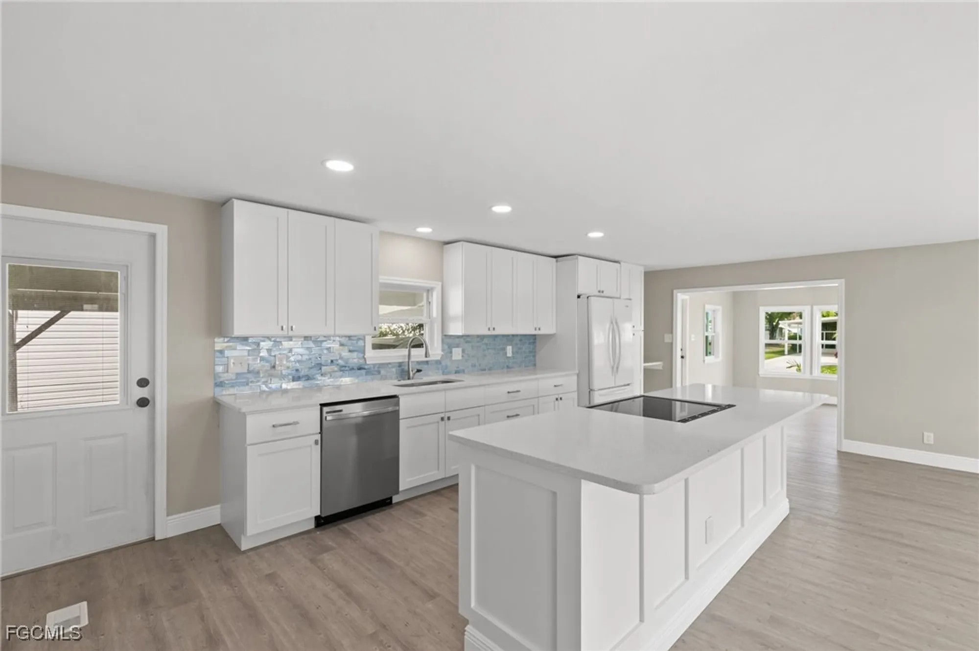 Property Slideshow image 11 of 28 | 57 san remo cir, Naples, FL, 34112