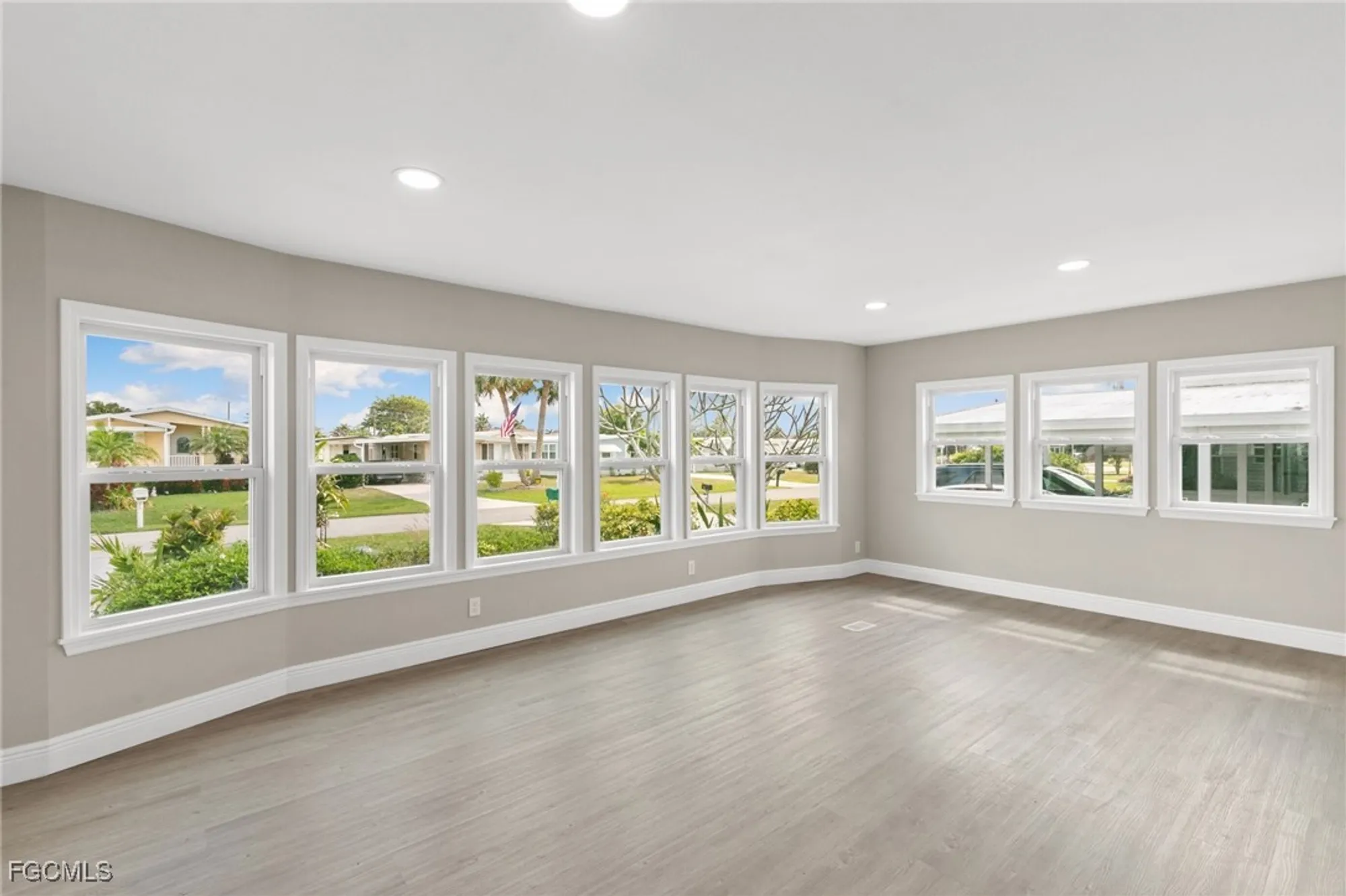 Property Slideshow image 4 of 28 | 57 san remo cir, Naples, FL, 34112