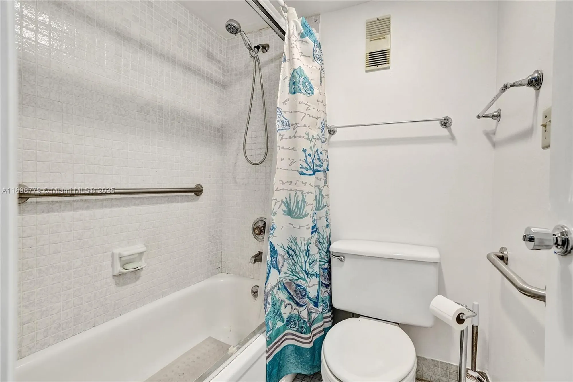 Property Slideshow image 18 of 34 | 1200 saint charles pl 413, Pembroke Pines, FL, 33026