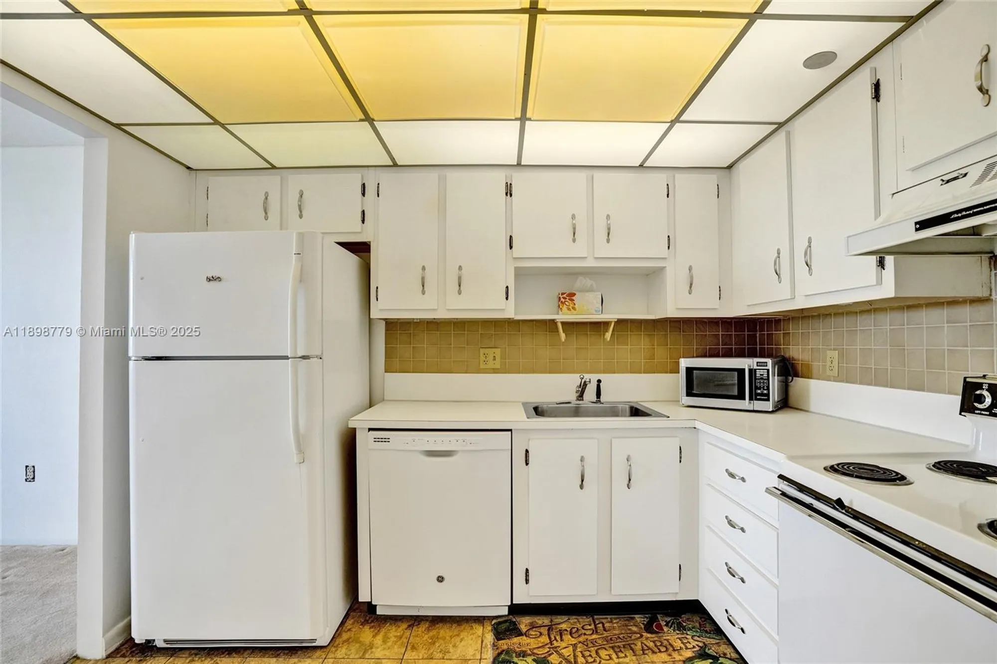 Property Slideshow image 4 of 34 | 1200 saint charles pl 413, Pembroke Pines, FL, 33026