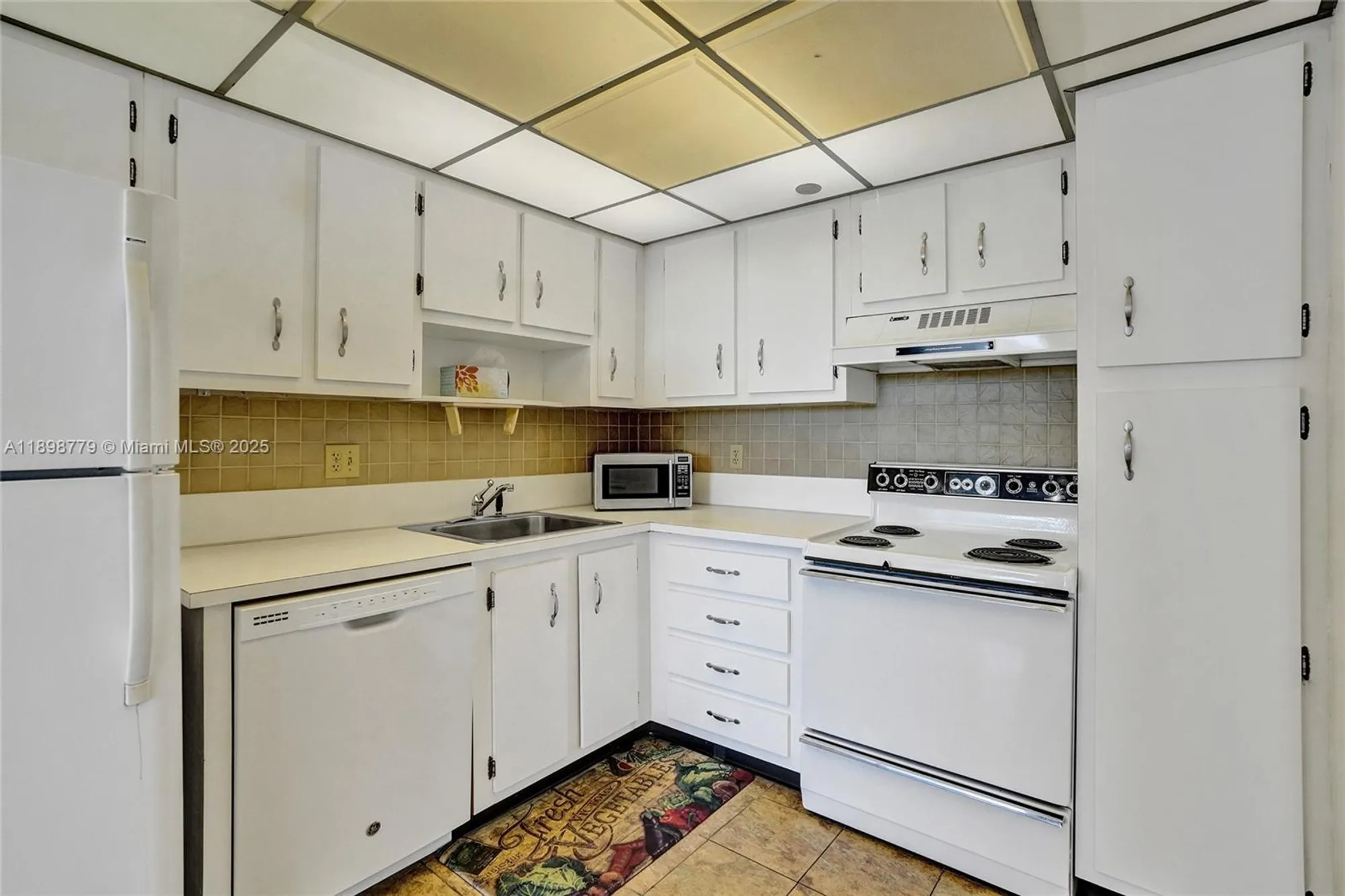 Property Slideshow image 5 of 34 | 1200 saint charles pl 413, Pembroke Pines, FL, 33026