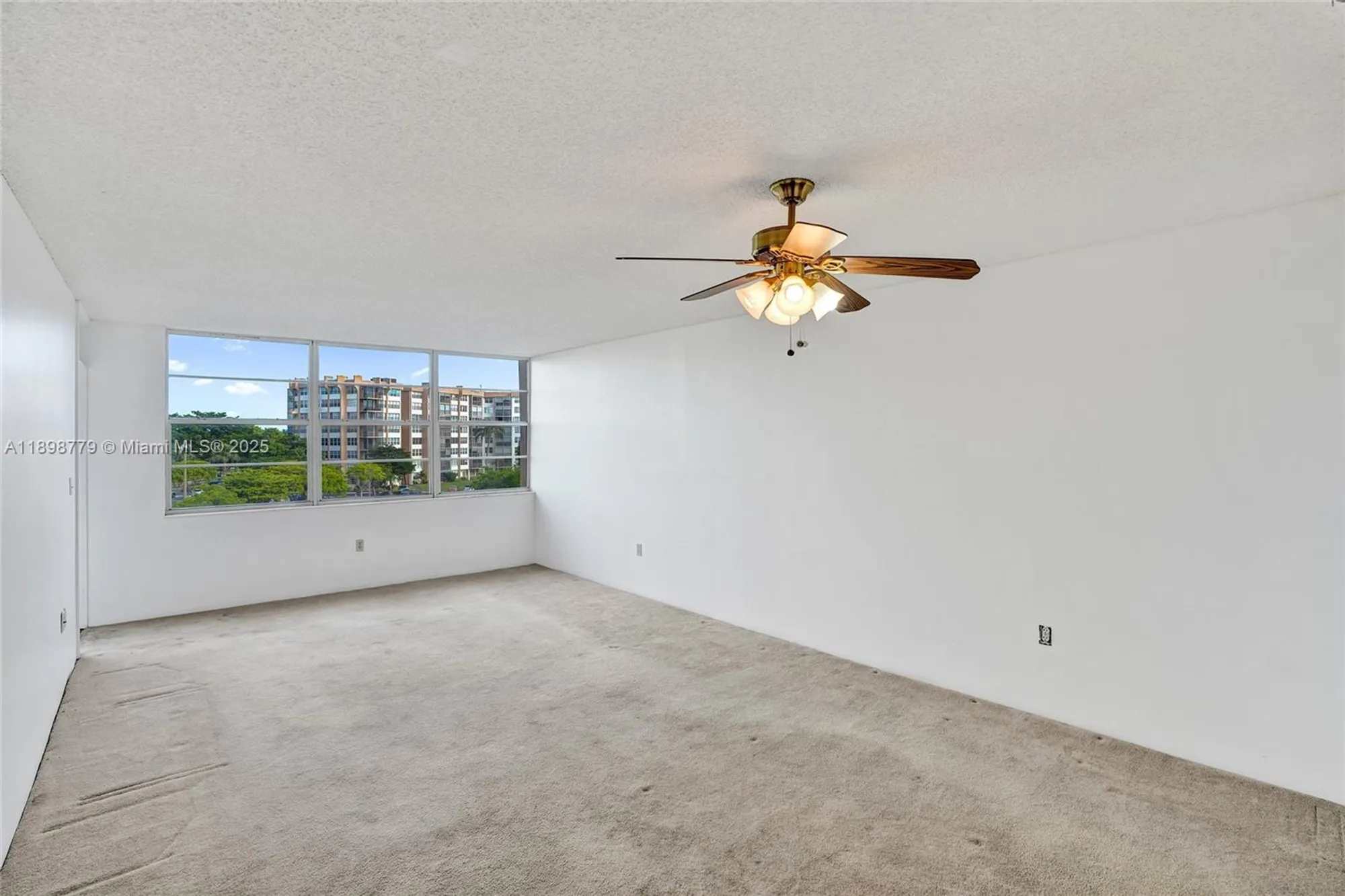 Property Slideshow image 7 of 34 | 1200 saint charles pl 413, Pembroke Pines, FL, 33026