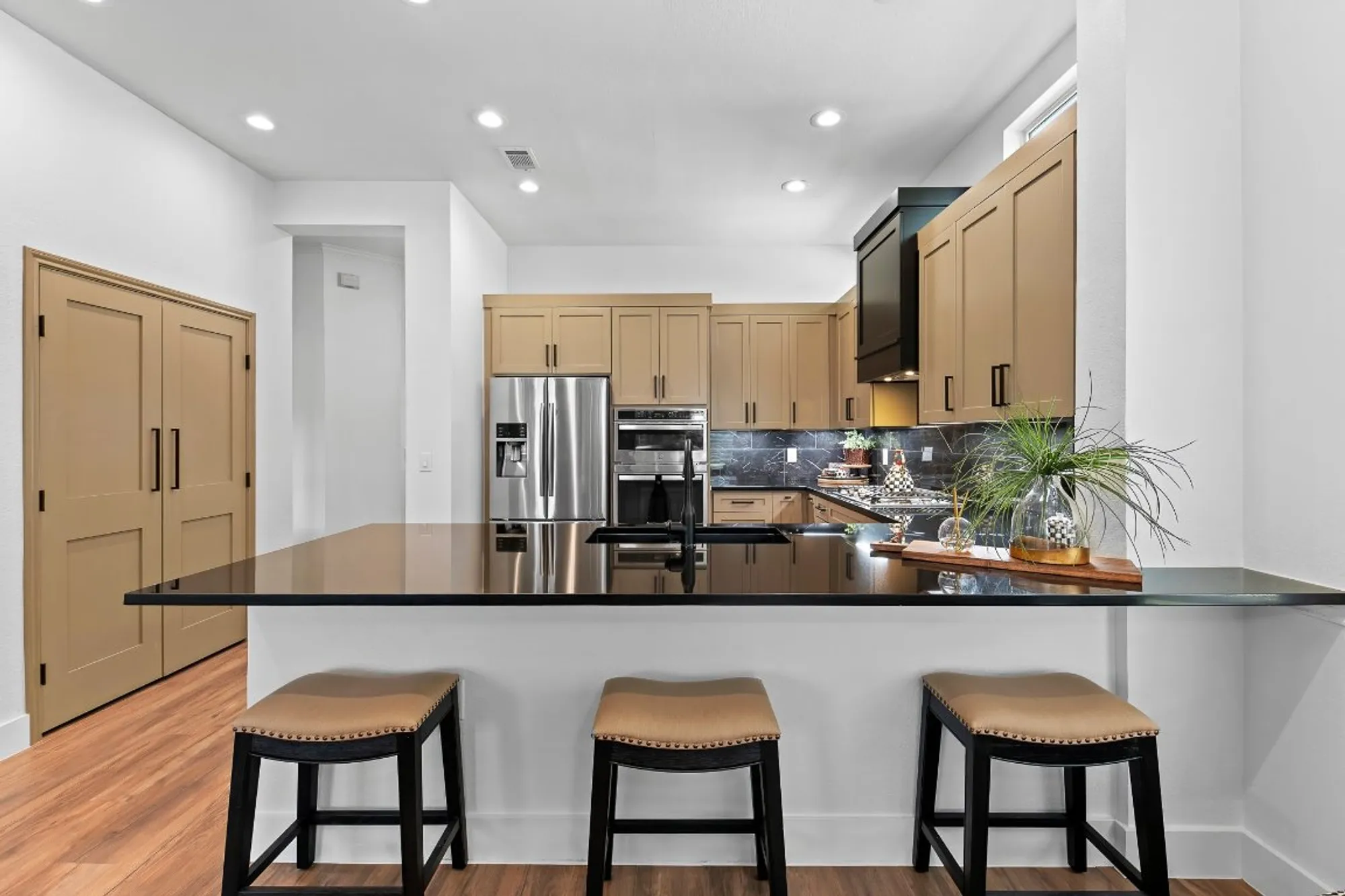 Property Slideshow image 11 of 36 | 126 enchanted dr, Georgetown, TX, 78633