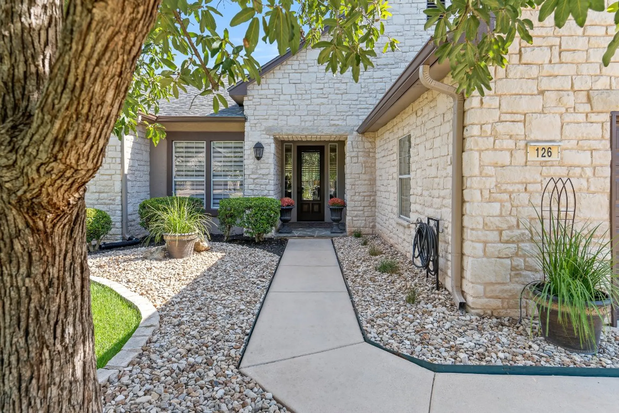 Property Slideshow image 6 of 36 | 126 enchanted dr, Georgetown, TX, 78633