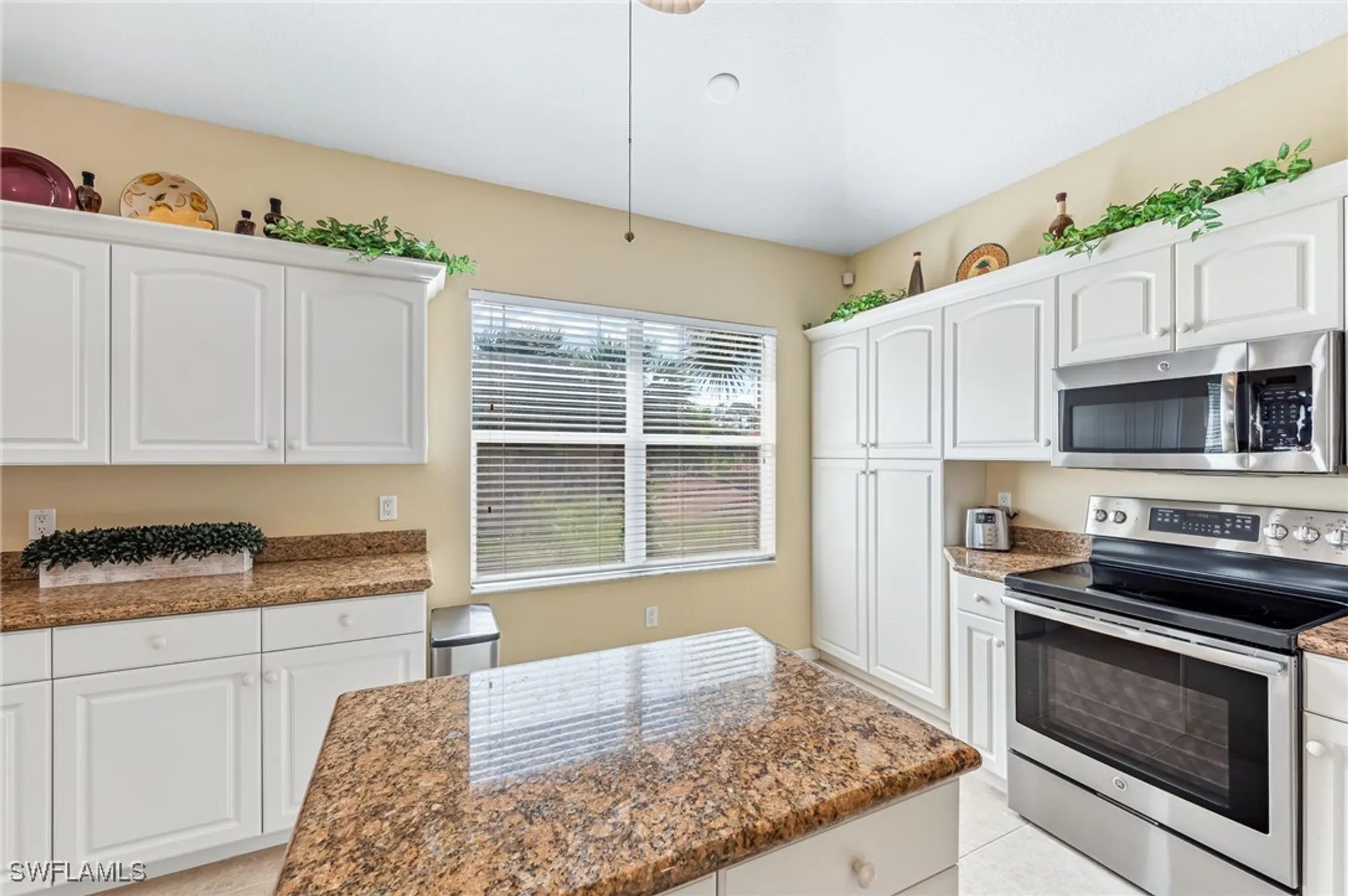Property Slideshow image 9 of 25 | 20051 seagrove st unit 1208, Estero, FL, 33928