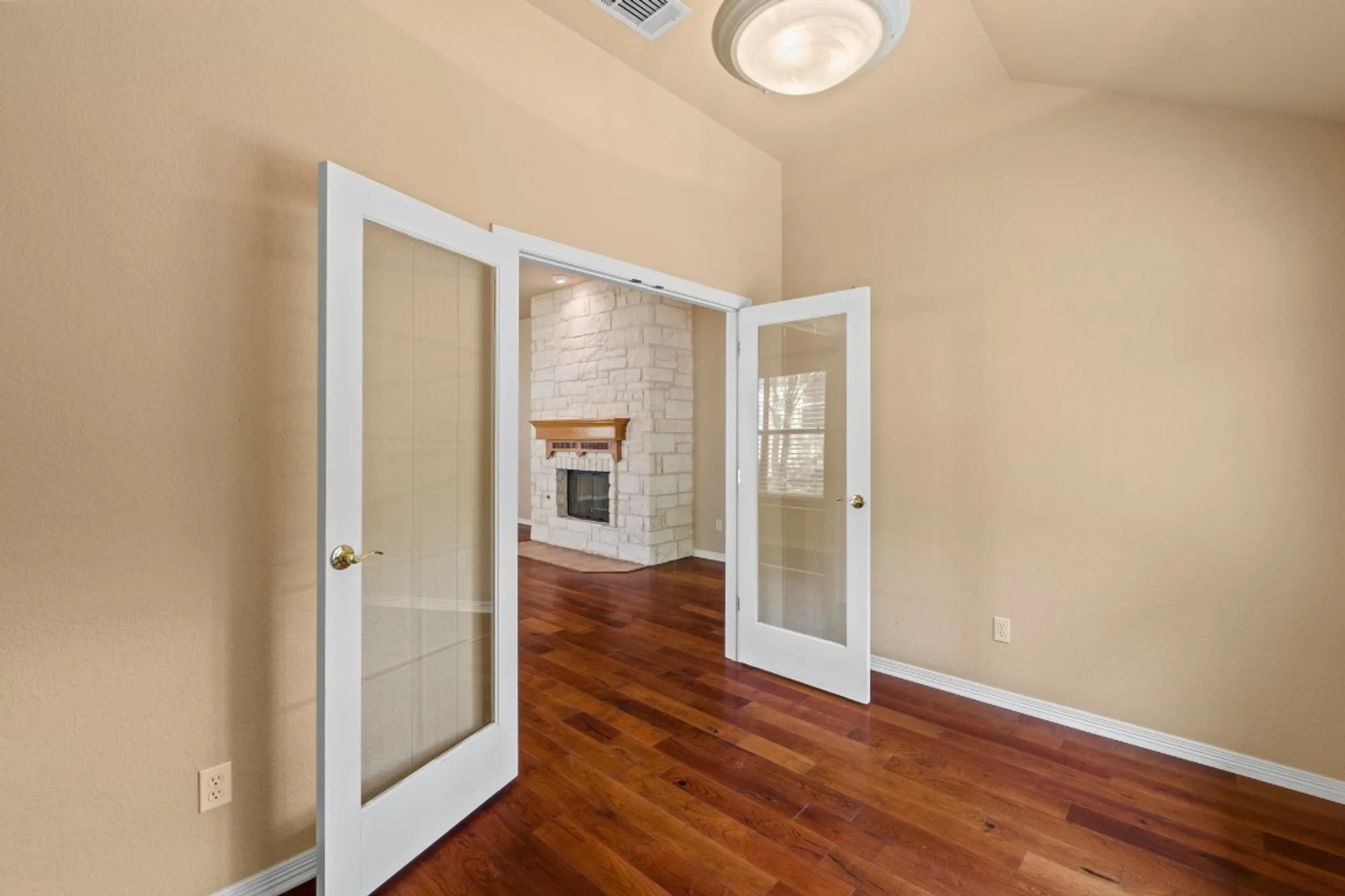 Property Slideshow image 19 of 33 | 125 sabine dr, Georgetown, TX, 78628