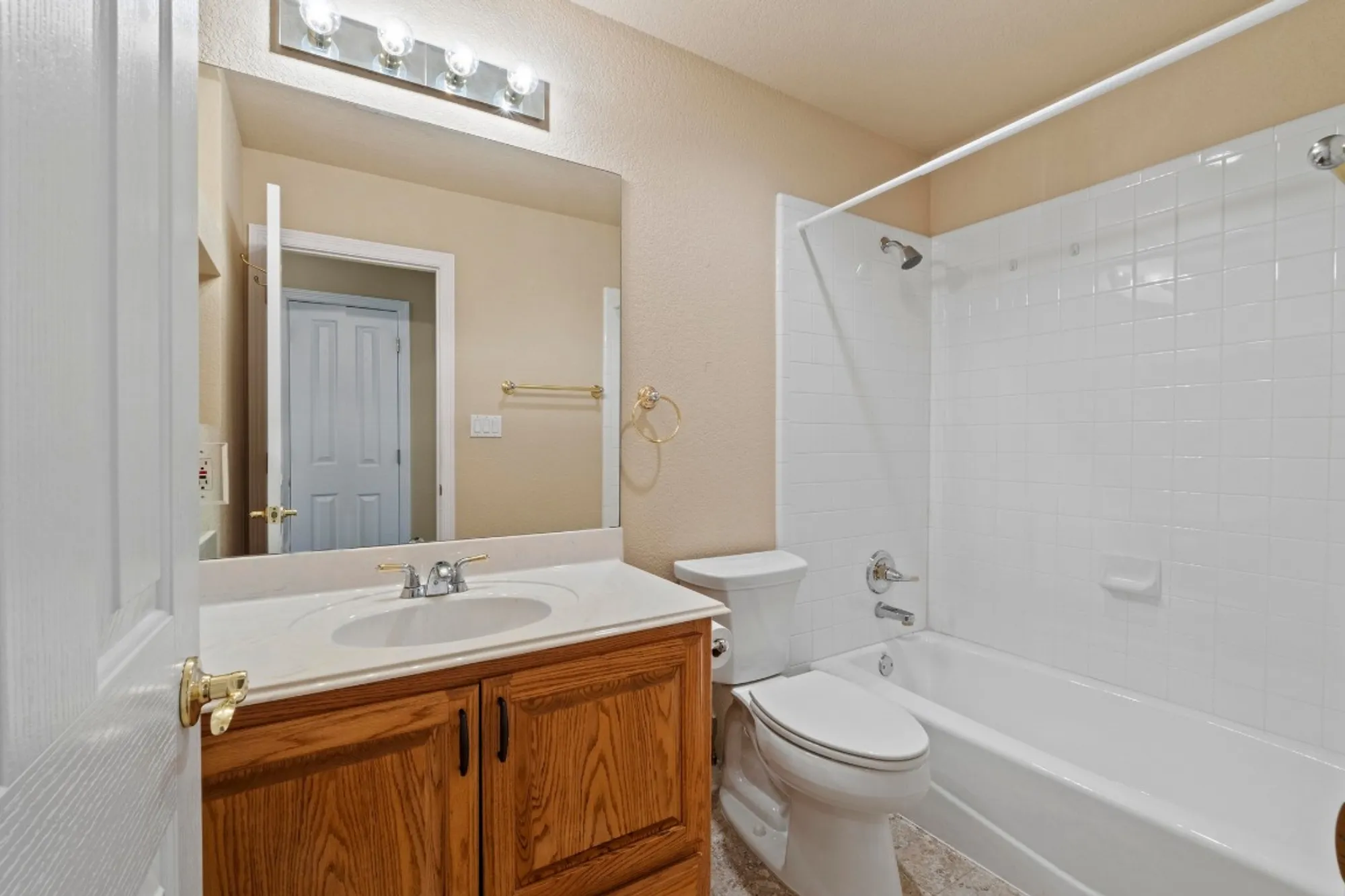 Property Slideshow image 25 of 33 | 125 sabine dr, Georgetown, TX, 78628