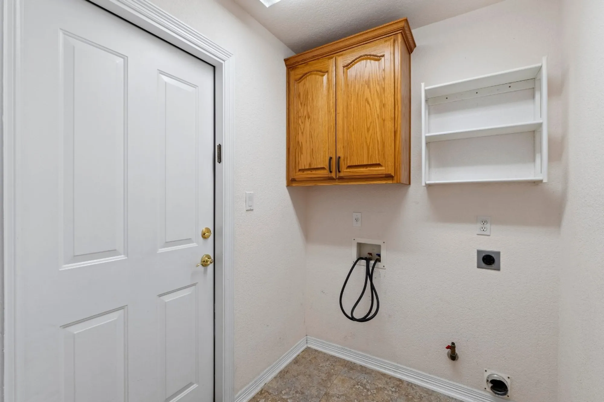 Property Slideshow image 27 of 33 | 125 sabine dr, Georgetown, TX, 78628