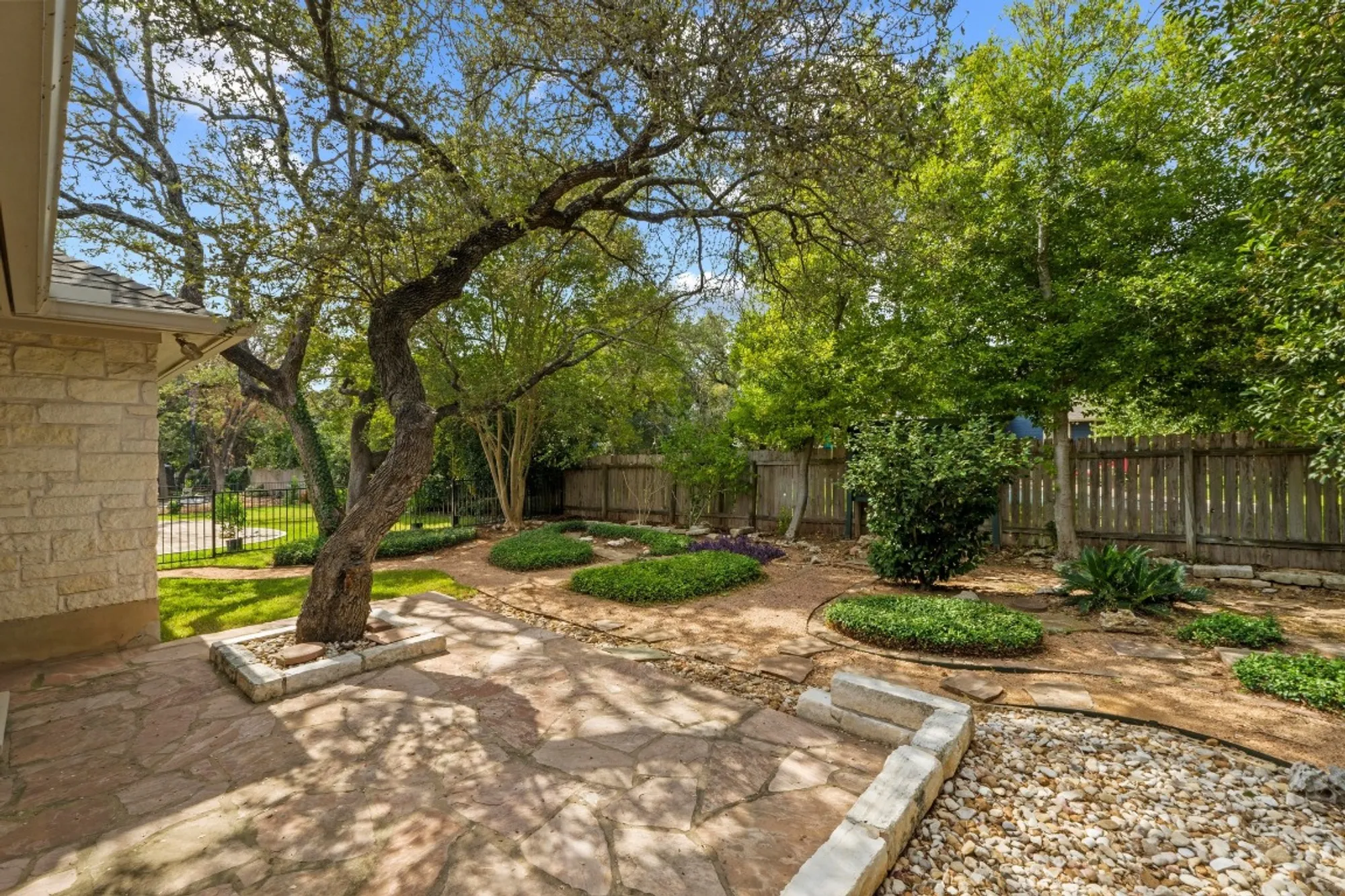 Property Slideshow image 29 of 33 | 125 sabine dr, Georgetown, TX, 78628
