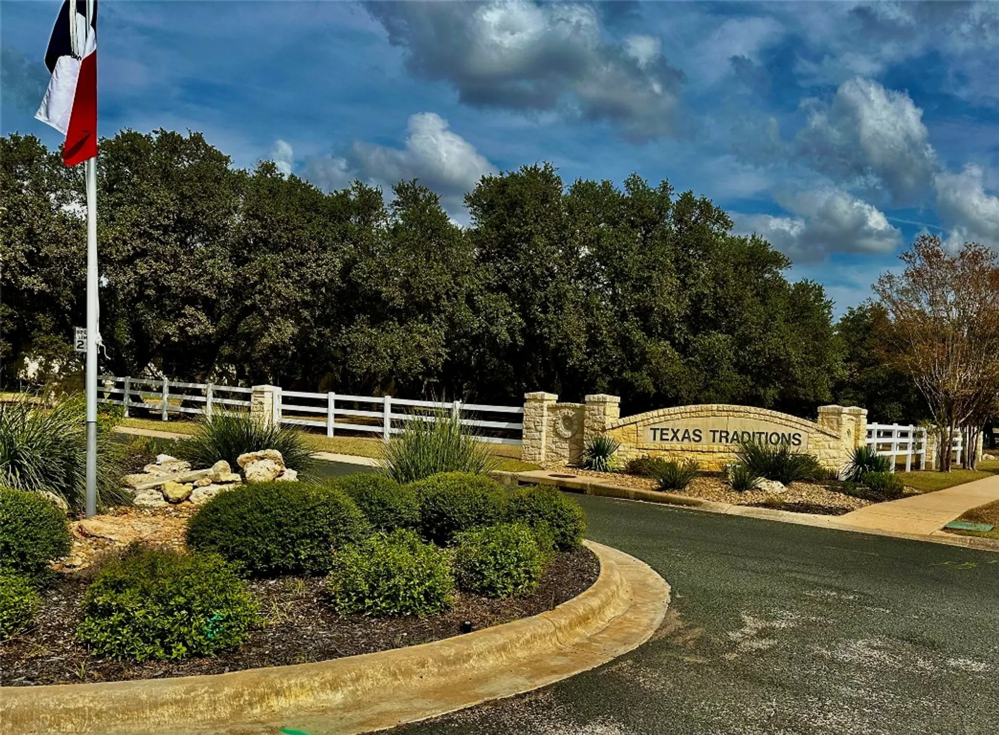 Property Slideshow image 33 of 33 | 125 sabine dr, Georgetown, TX, 78628