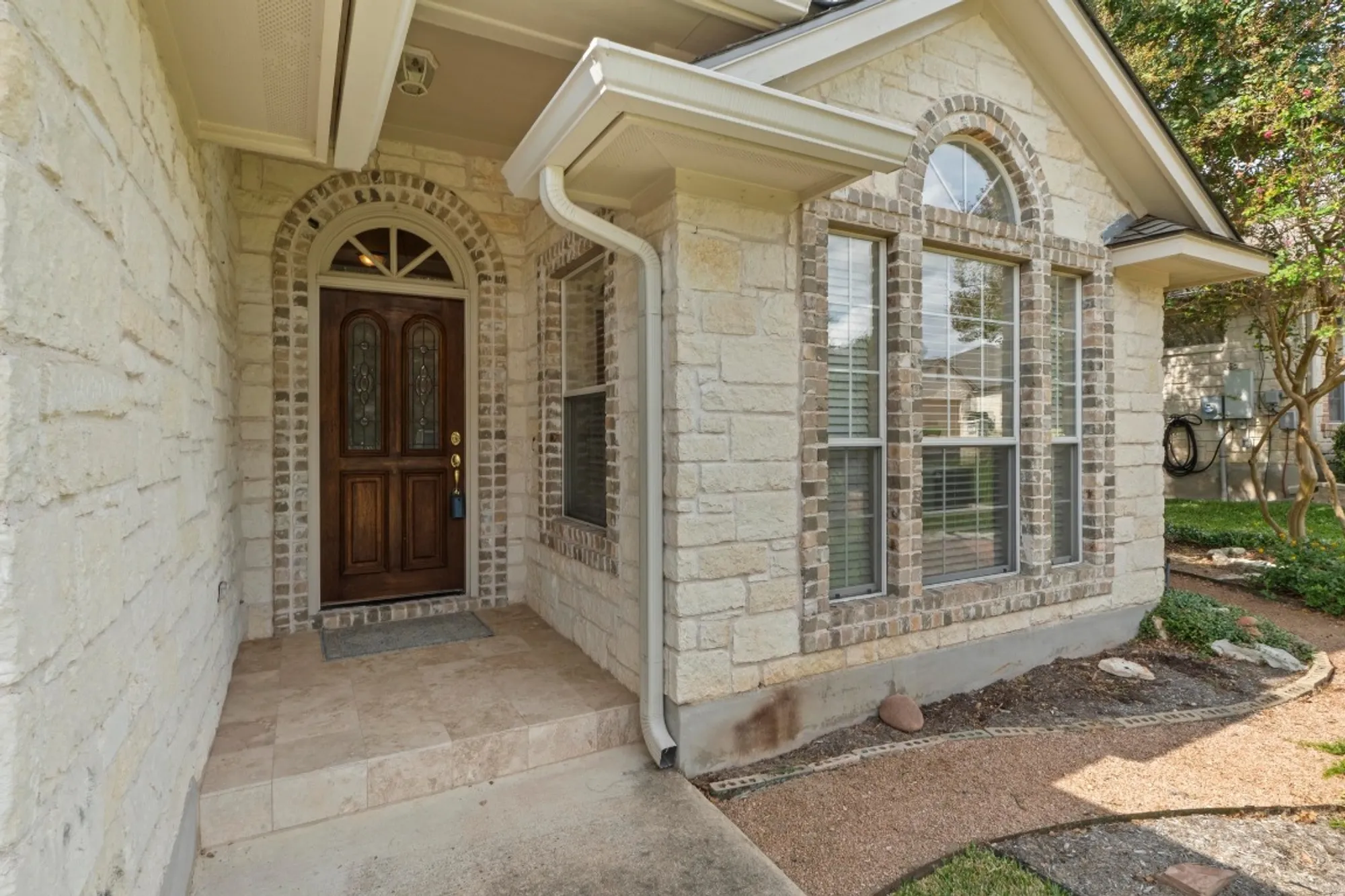 Property Slideshow image 5 of 33 | 125 sabine dr, Georgetown, TX, 78628