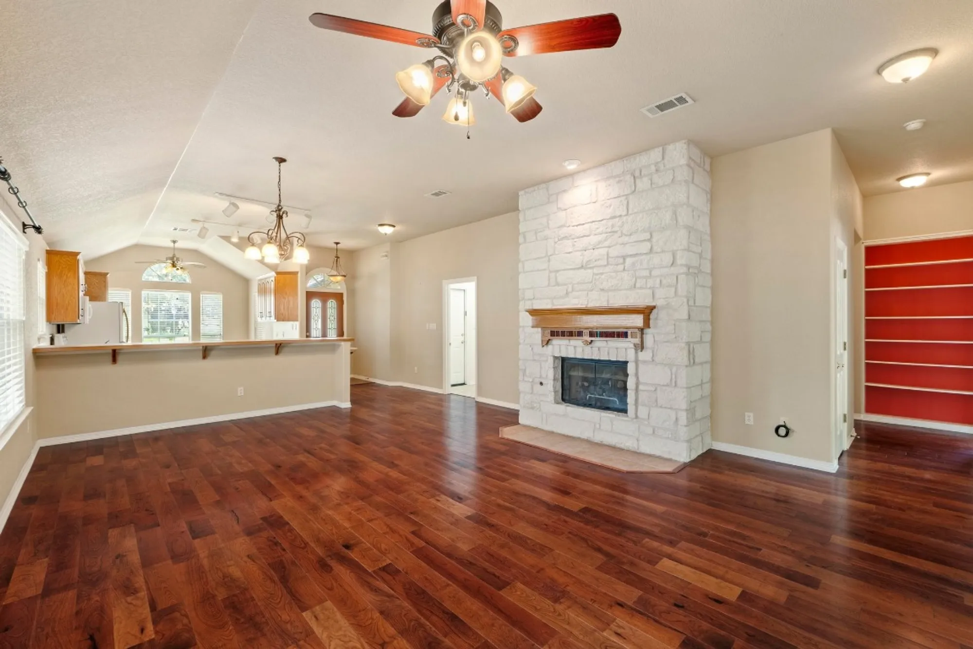 Property Slideshow image 9 of 33 | 125 sabine dr, Georgetown, TX, 78628