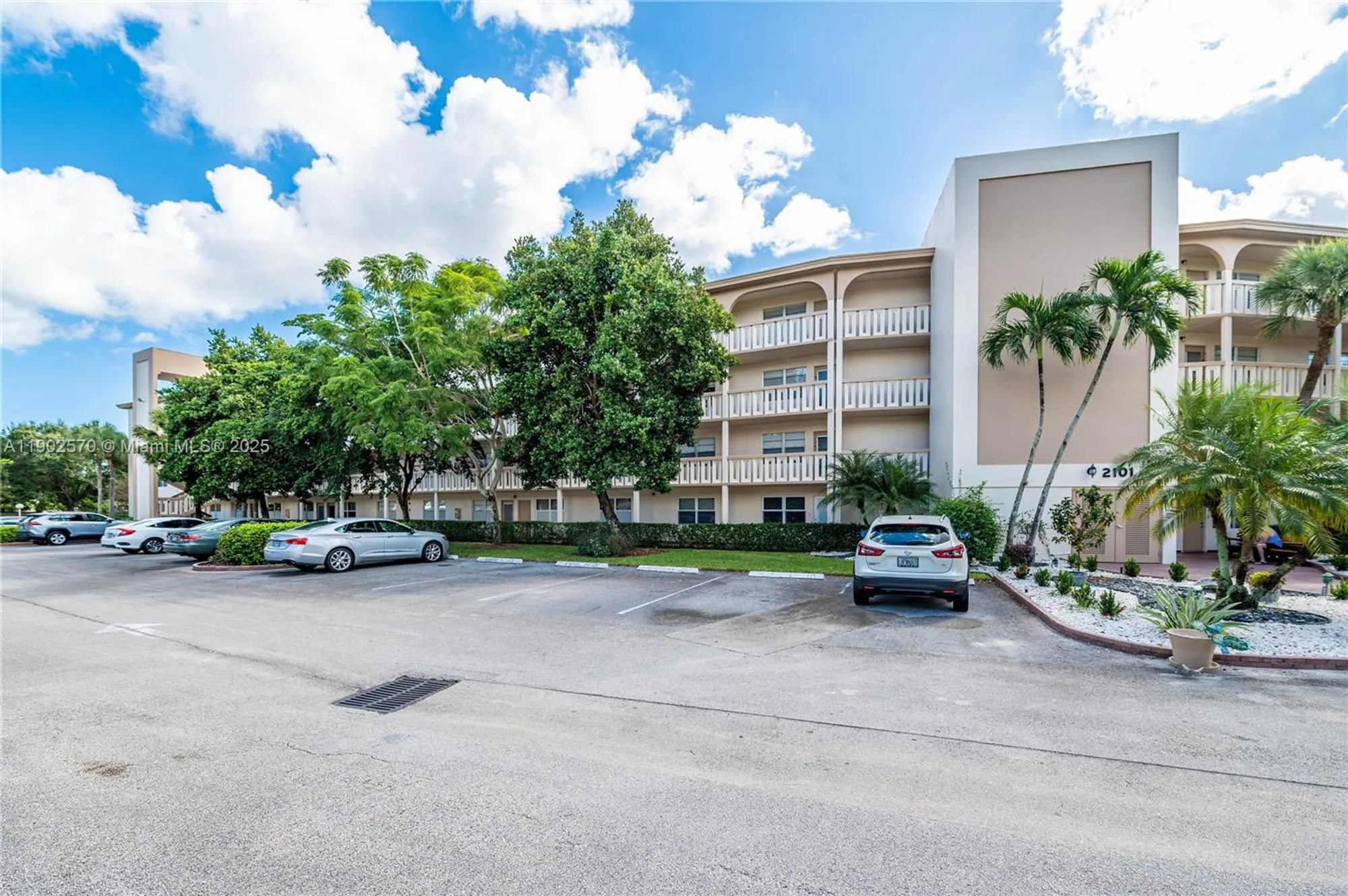 Property Slideshow image 1 of 48 | 2101 lucaya bnd apt c1, Coconut Creek, FL, 33066