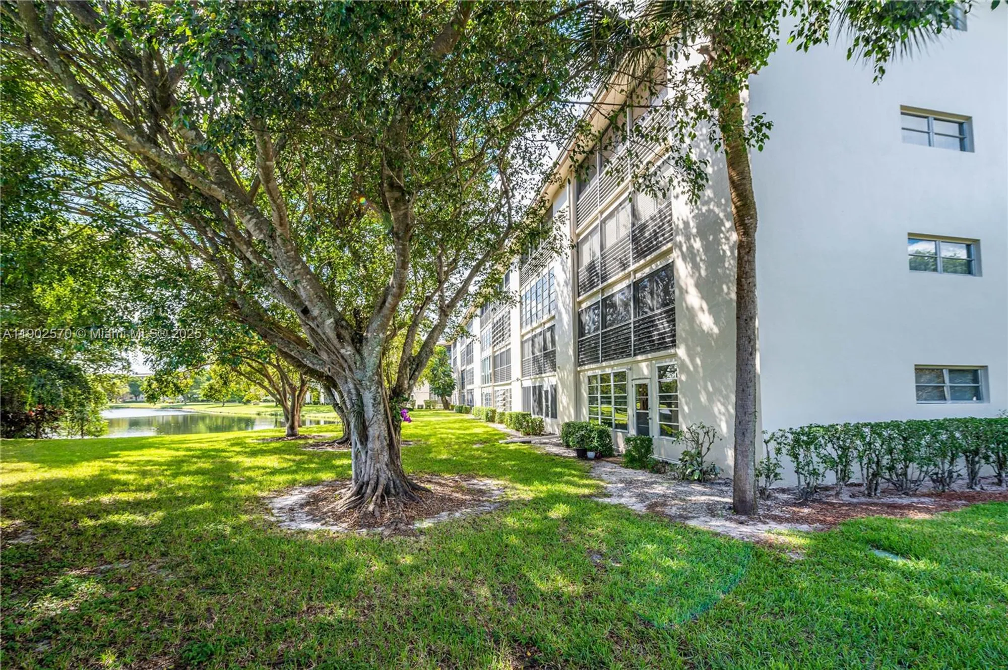 Property Slideshow image 34 of 48 | 2101 lucaya bnd apt c1, Coconut Creek, FL, 33066