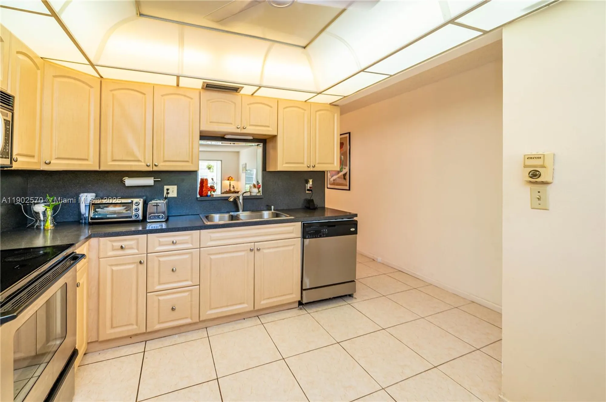Property Slideshow image 3 of 48 | 2101 lucaya bnd apt c1, Coconut Creek, FL, 33066