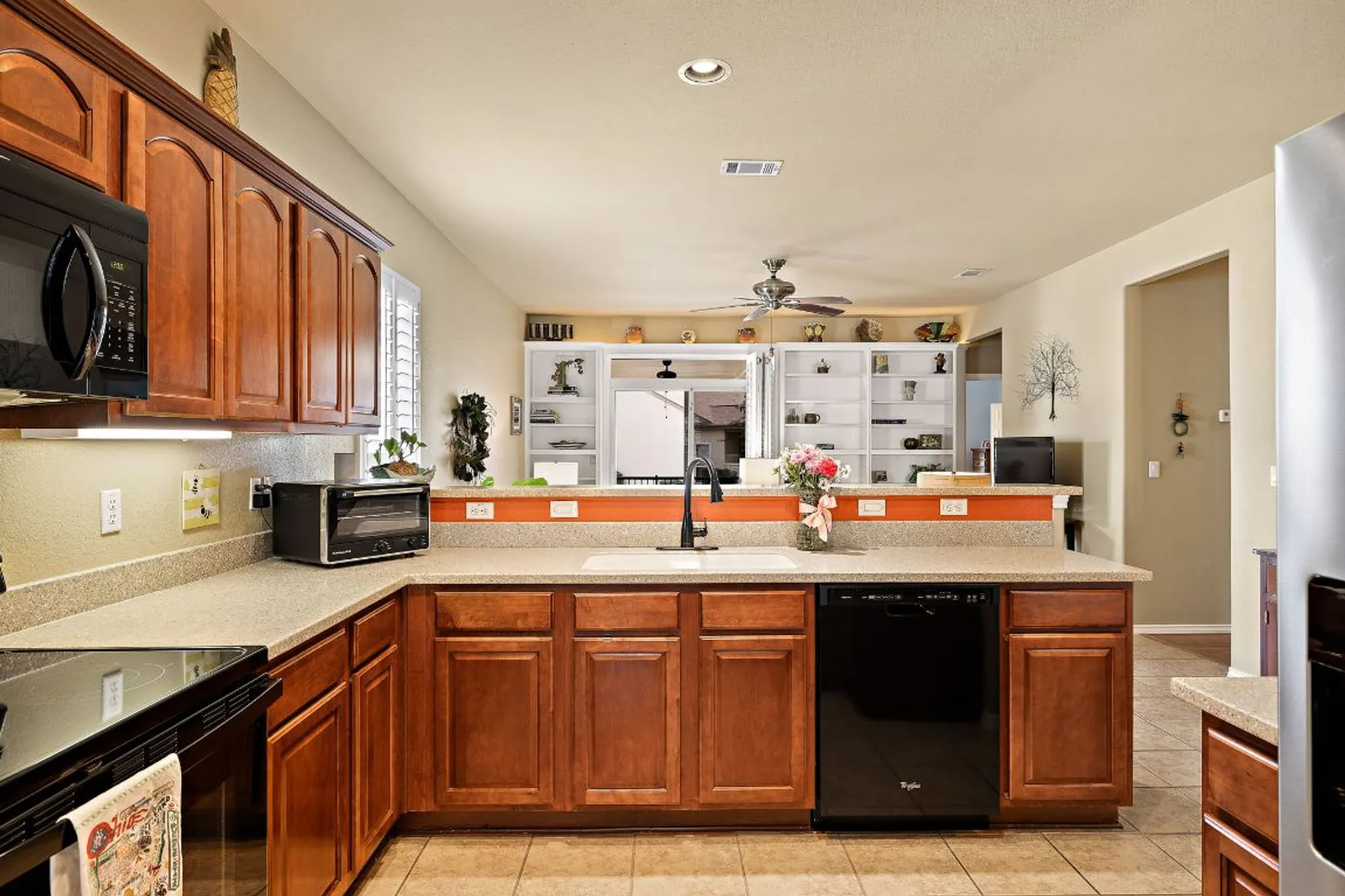 Property Slideshow image 7 of 26 | 406 sundance ln, Georgetown, TX, 78633