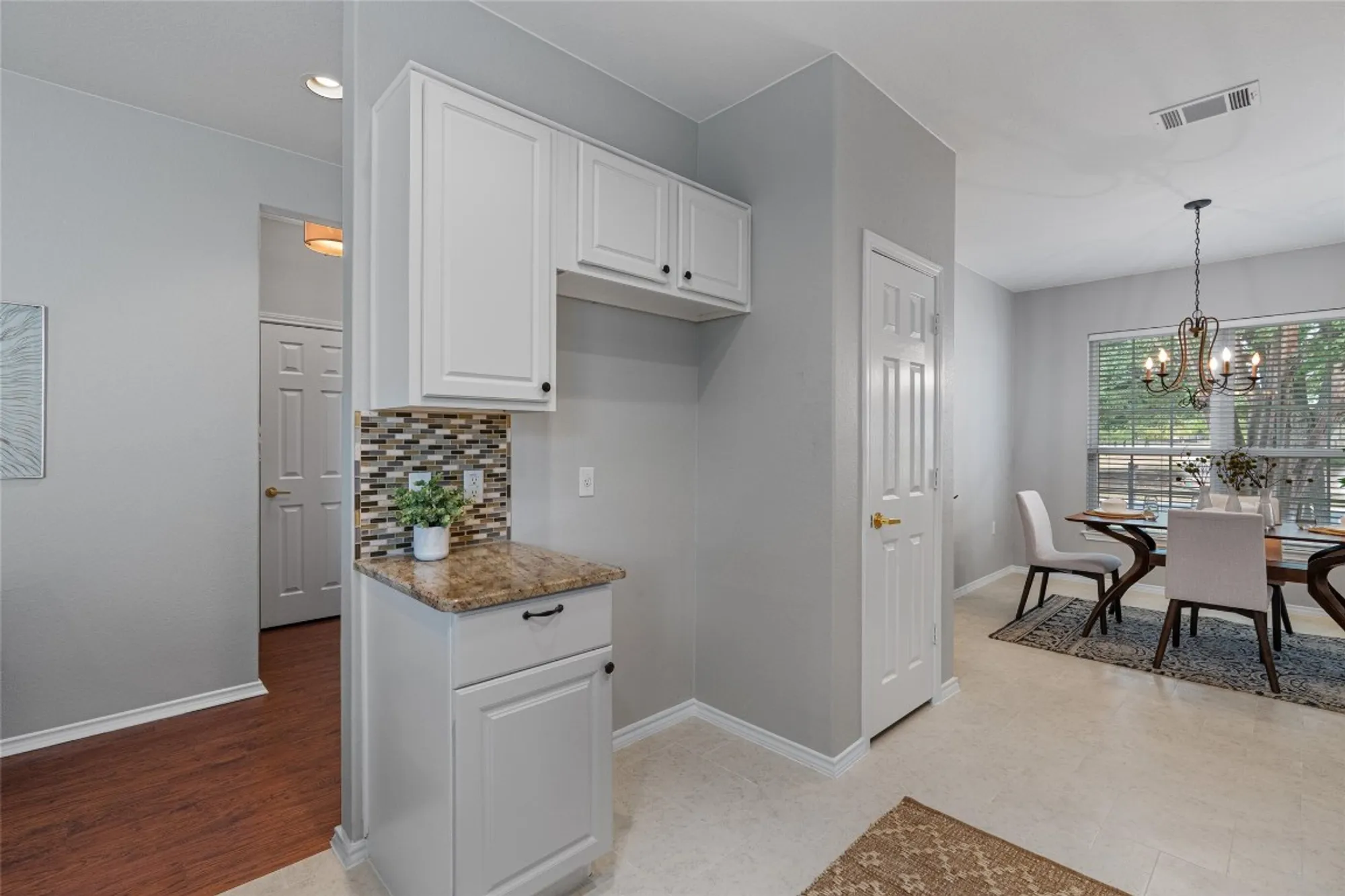 Property Slideshow image 14 of 30 | 225 crockett loop, Georgetown, TX, 78633