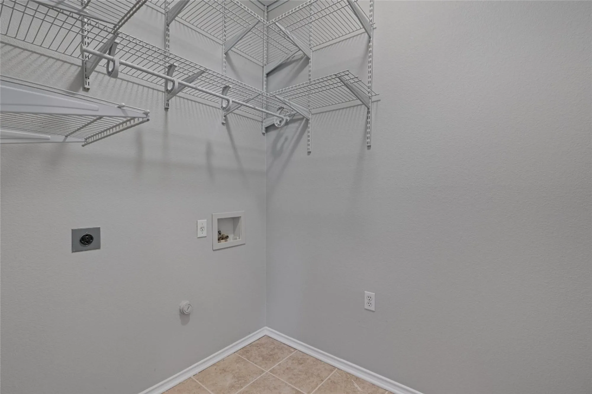Property Slideshow image 23 of 30 | 225 crockett loop, Georgetown, TX, 78633