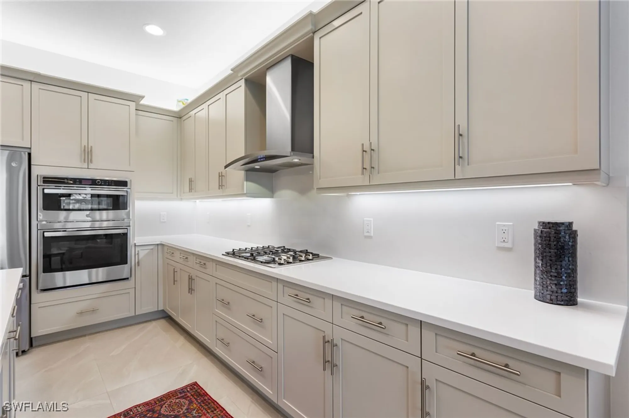 Property Slideshow image 11 of 50 | 11813 drake ln, Naples, FL, 34120