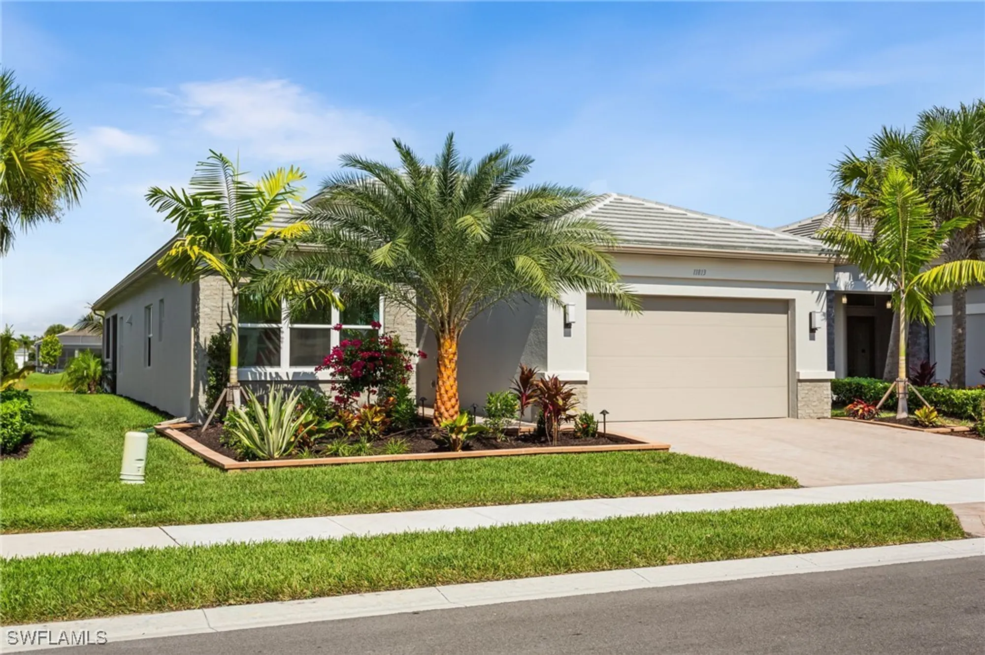 Property Slideshow image 2 of 50 | 11813 drake ln, Naples, FL, 34120