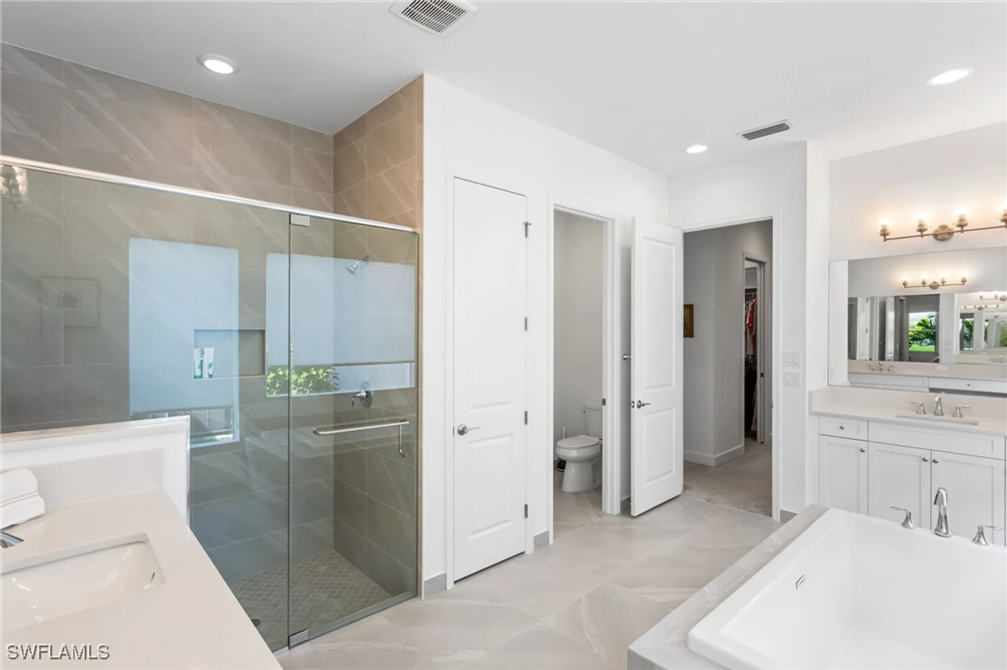 Property Slideshow image 20 of 50 | 11813 drake ln, Naples, FL, 34120