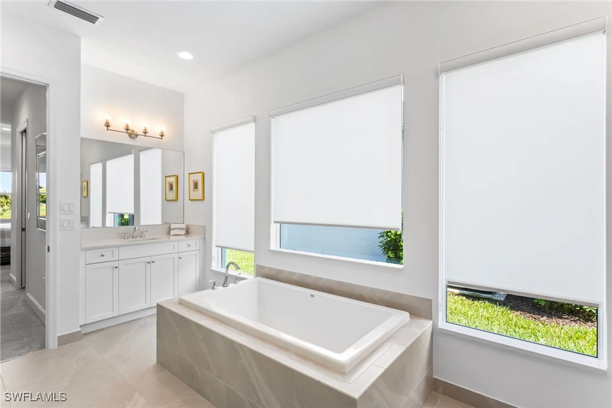 Property Slideshow image 21 of 50 | 11813 drake ln, Naples, FL, 34120