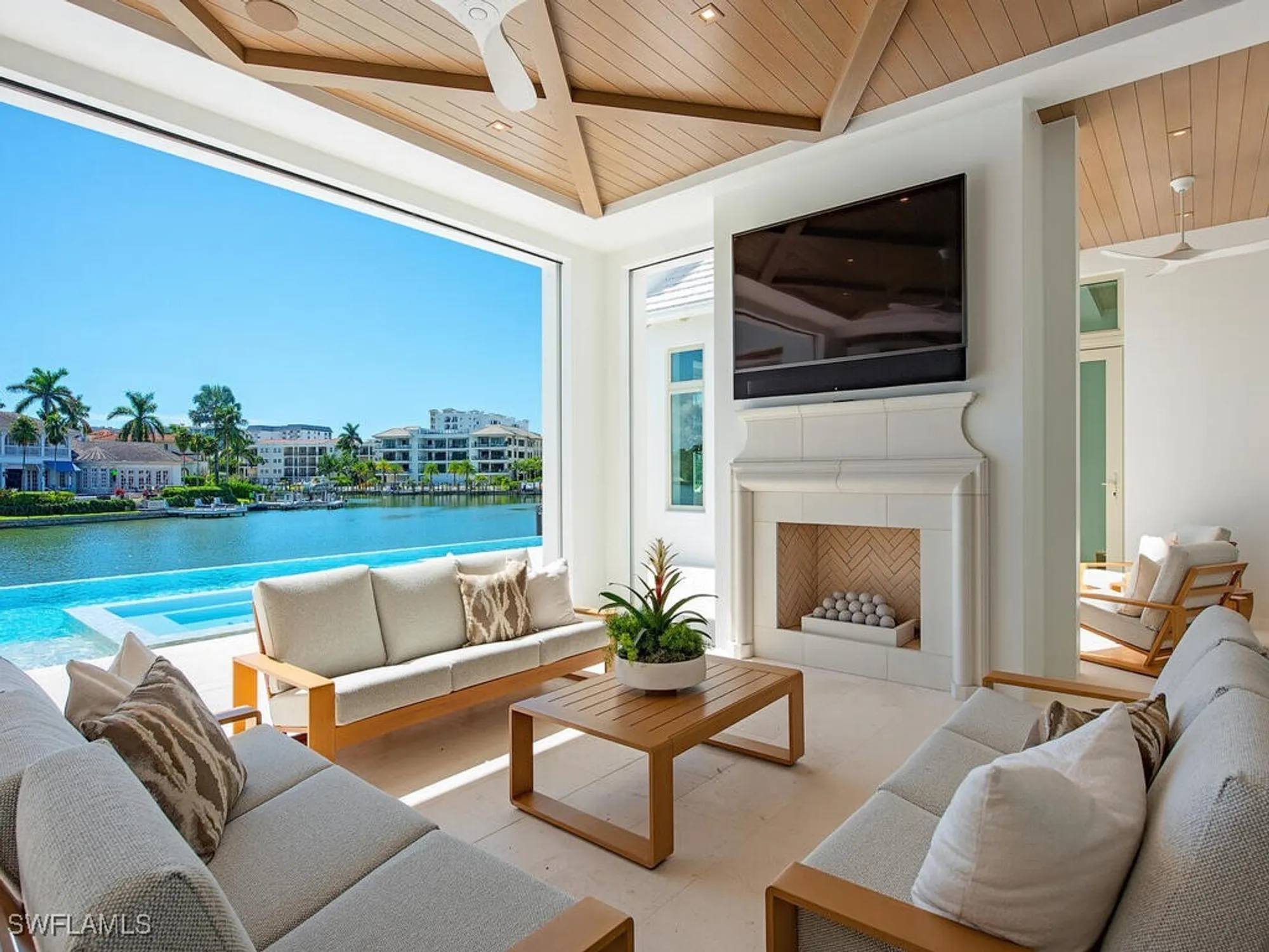 Property Slideshow image 6 of 21 | 306 spring line dr, Naples, FL, 34102