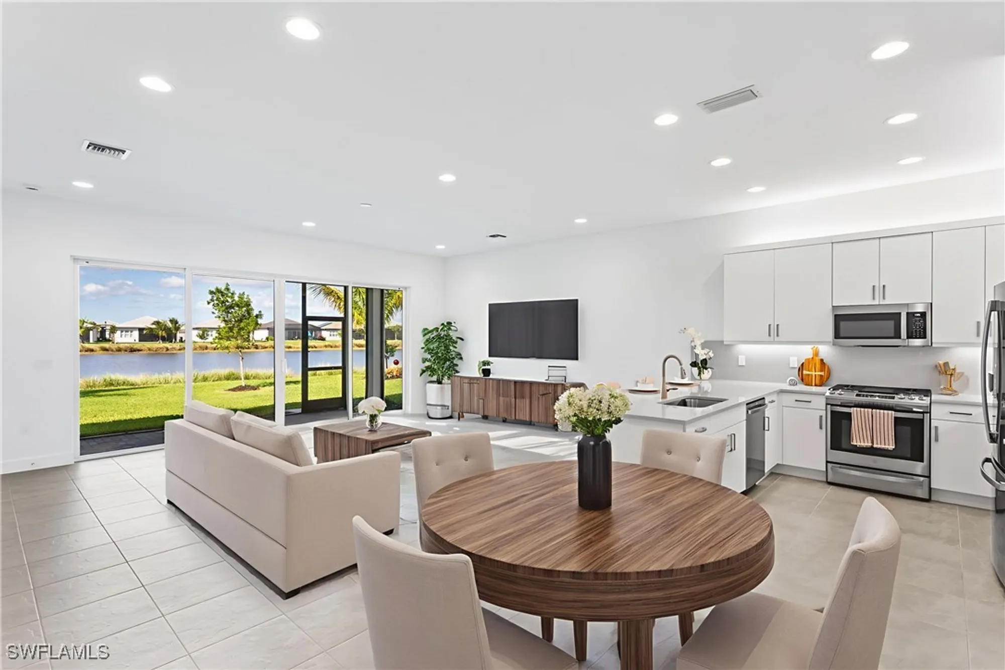 Property Slideshow image 4 of 34 | 12438 dahlia ct, Naples, FL, 34120