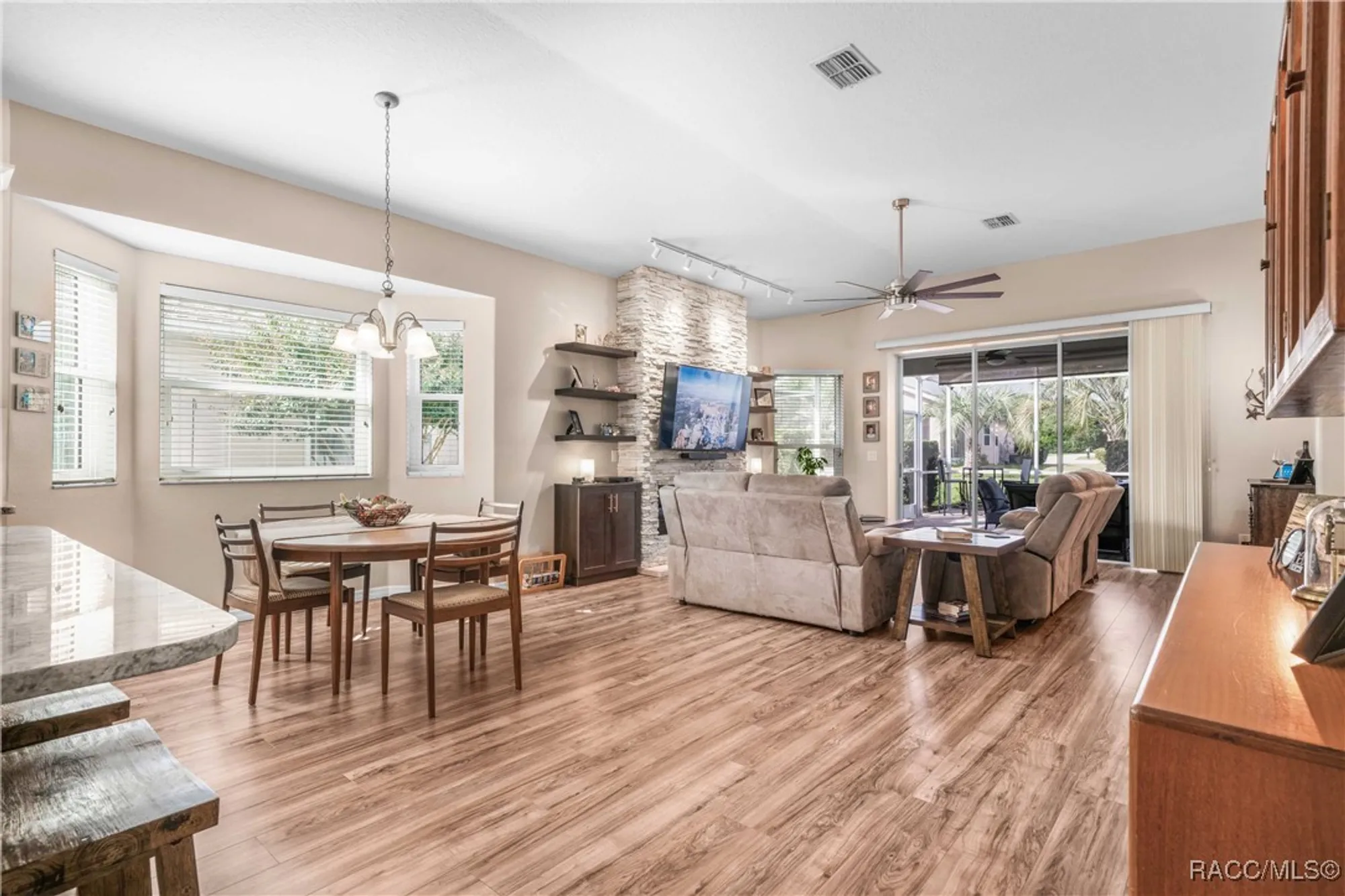 Property Slideshow image 10 of 60 | 2344 n andrea pt, Lecanto, FL, 34461